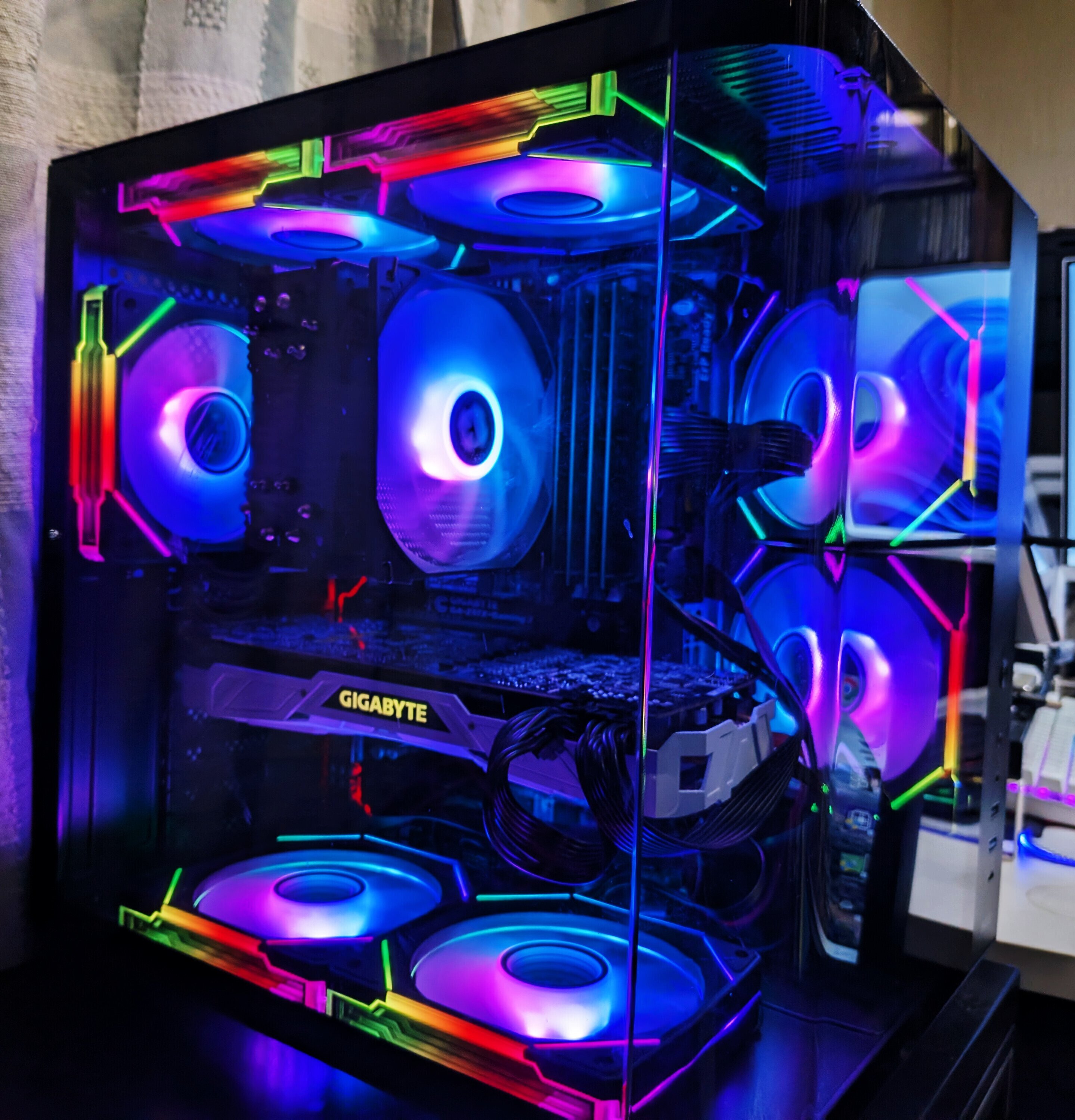 古いPCを2万円で最新ゲーミングPC風に光らせる！｜かるり