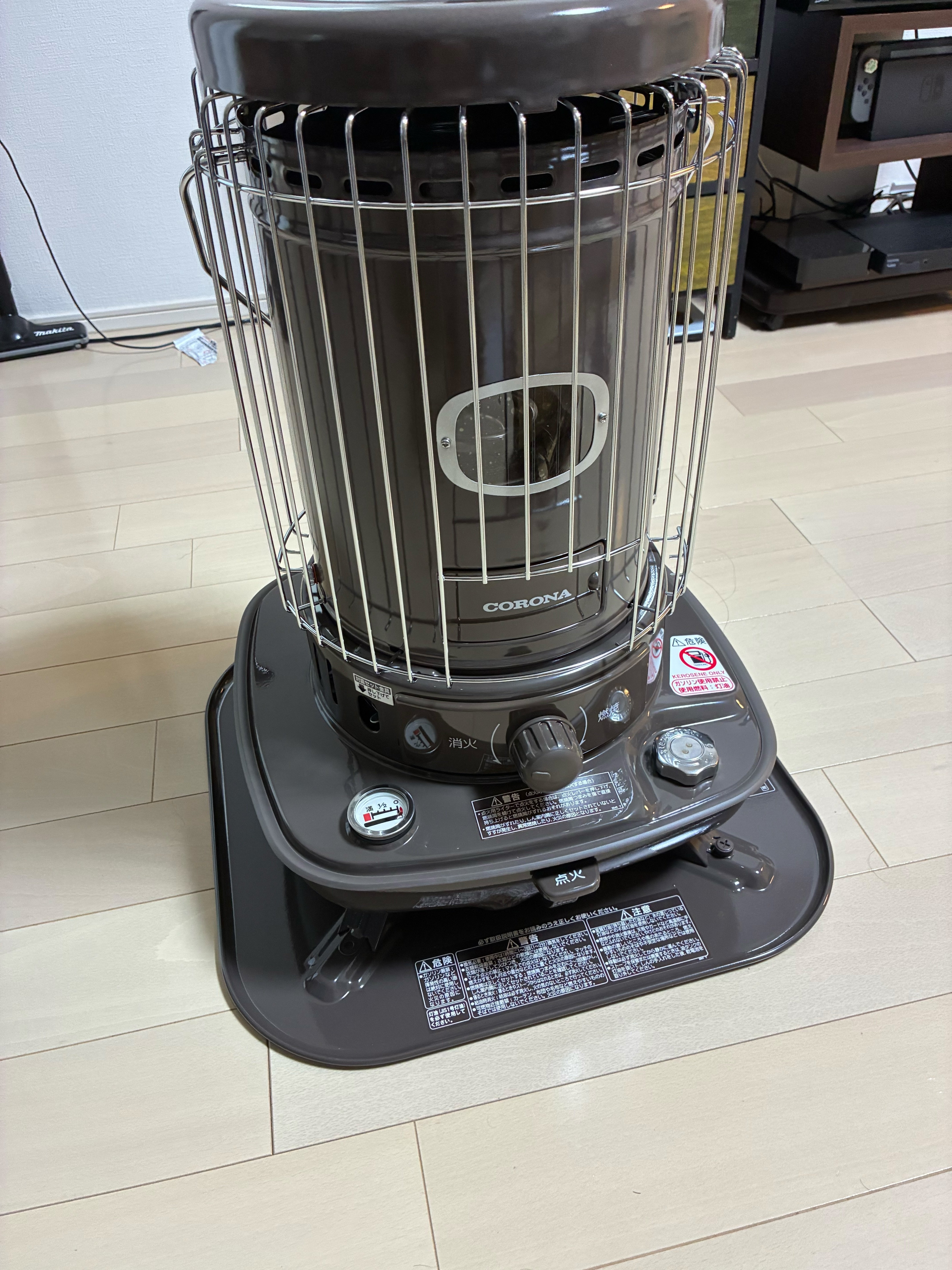 防災で見直した石油ストーブ 停電でも暖かい「CORONA SL-5124」を使っ