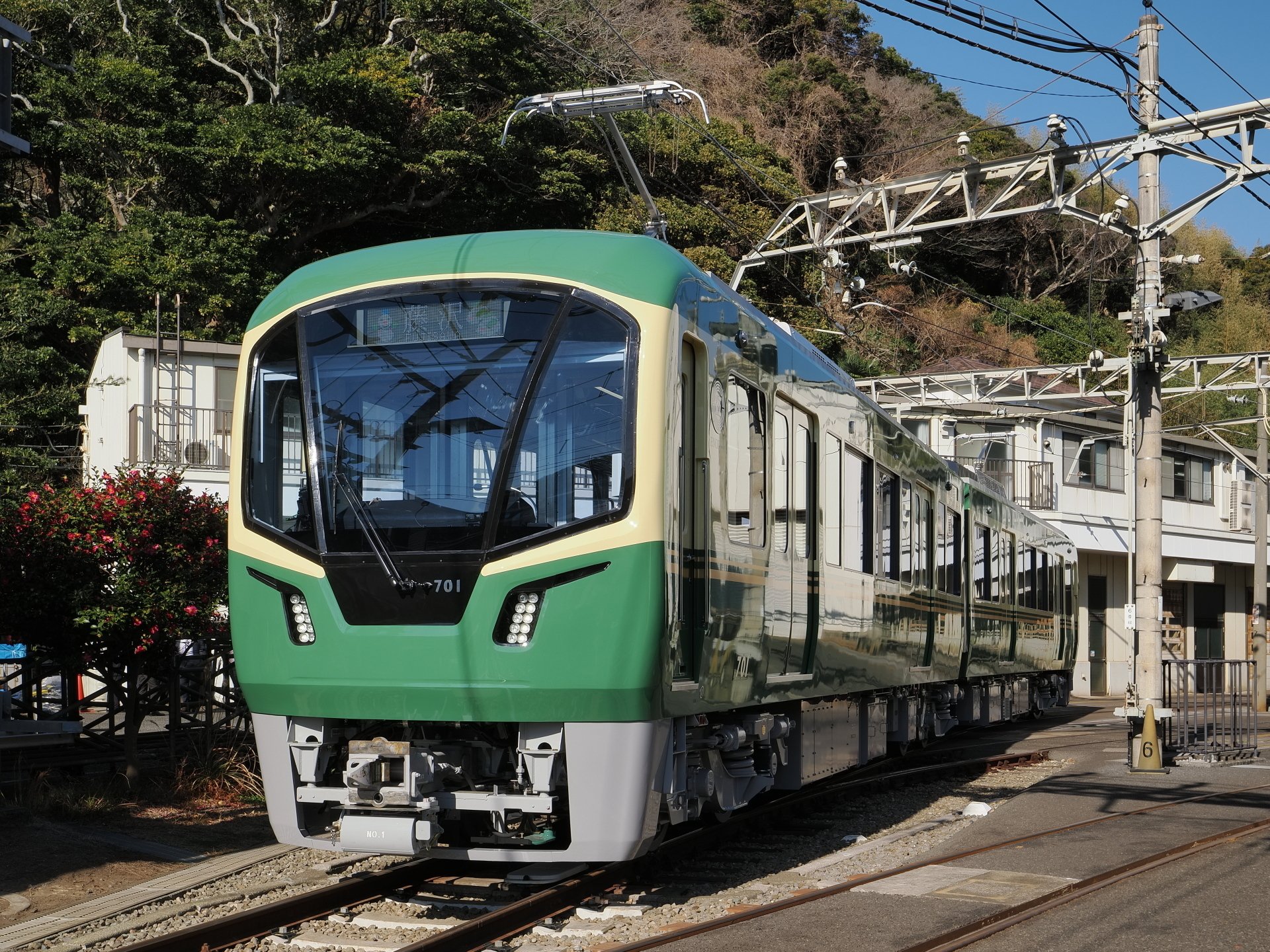 鉄道探訪》鉄道部 高橋渉・江ノ島電鉄「新型車両700形」｜OM SYSTEM RAIL