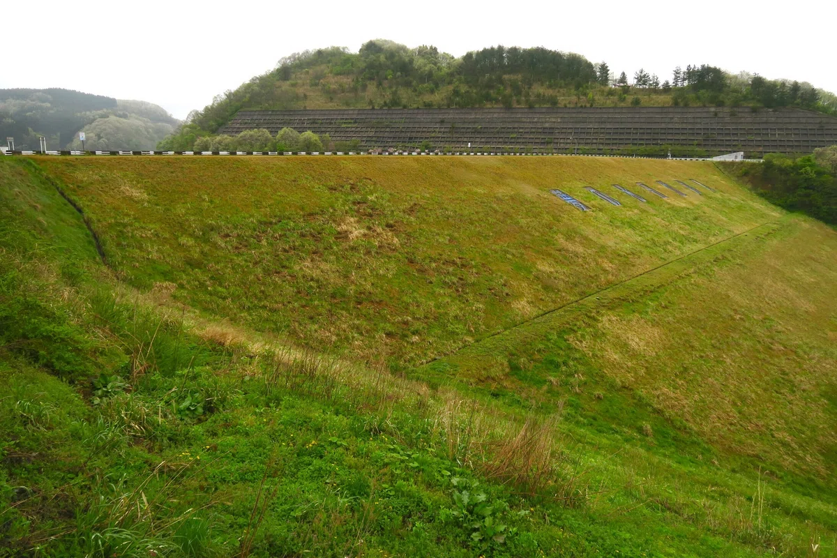 富山県 五位ダム ロックフィルダム 堤体