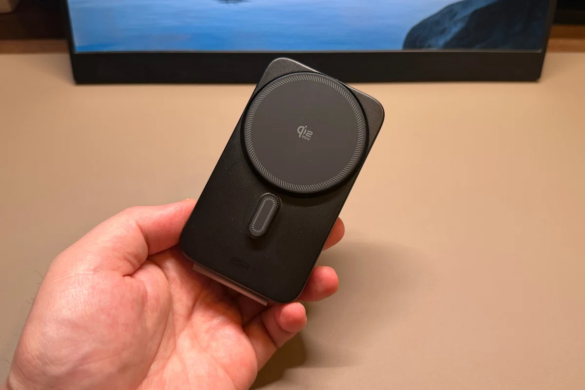 「もう戻れない」と感じた理由。ESR 3-in-1充電器 Qi2.2対応25W 折りたたみ式レビュー！｜速い・熱くない・持ち運べる