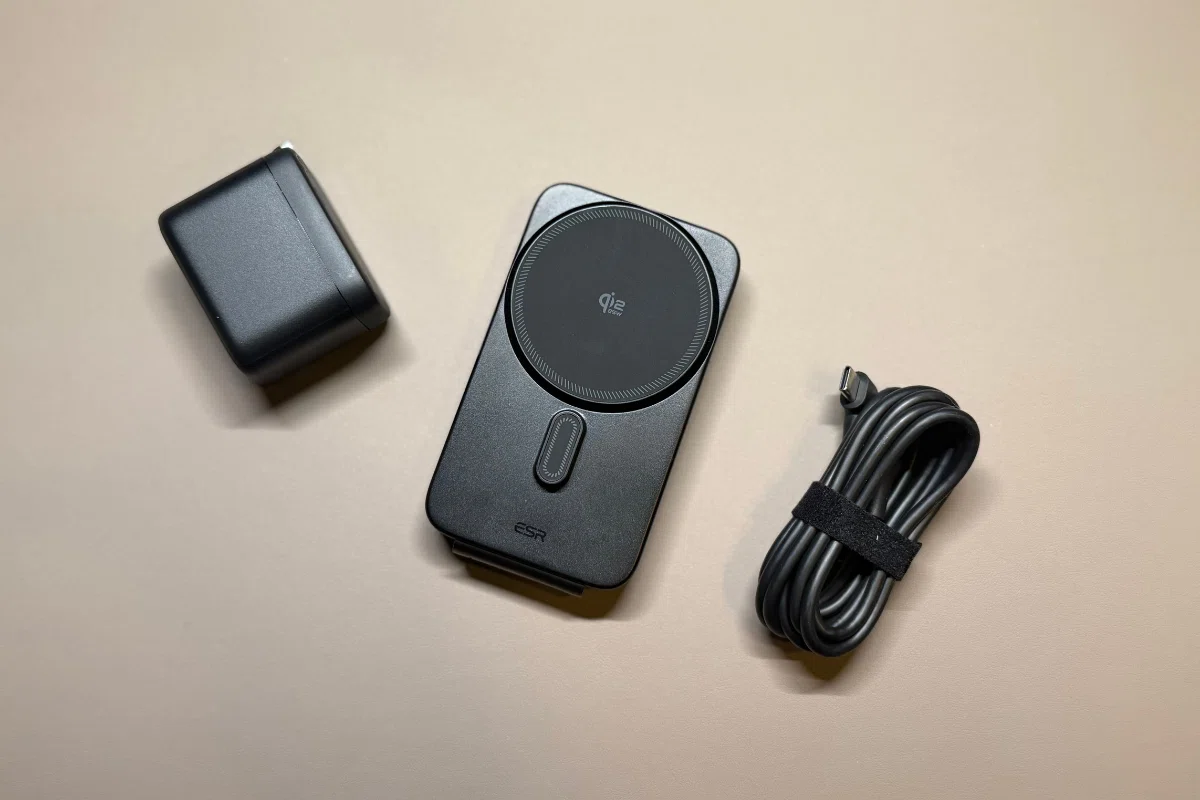 「もう戻れない」と感じた理由。ESR 3-in-1充電器 Qi2.2対応25W 折りたたみ式レビュー！｜速い・熱くない・持ち運べる