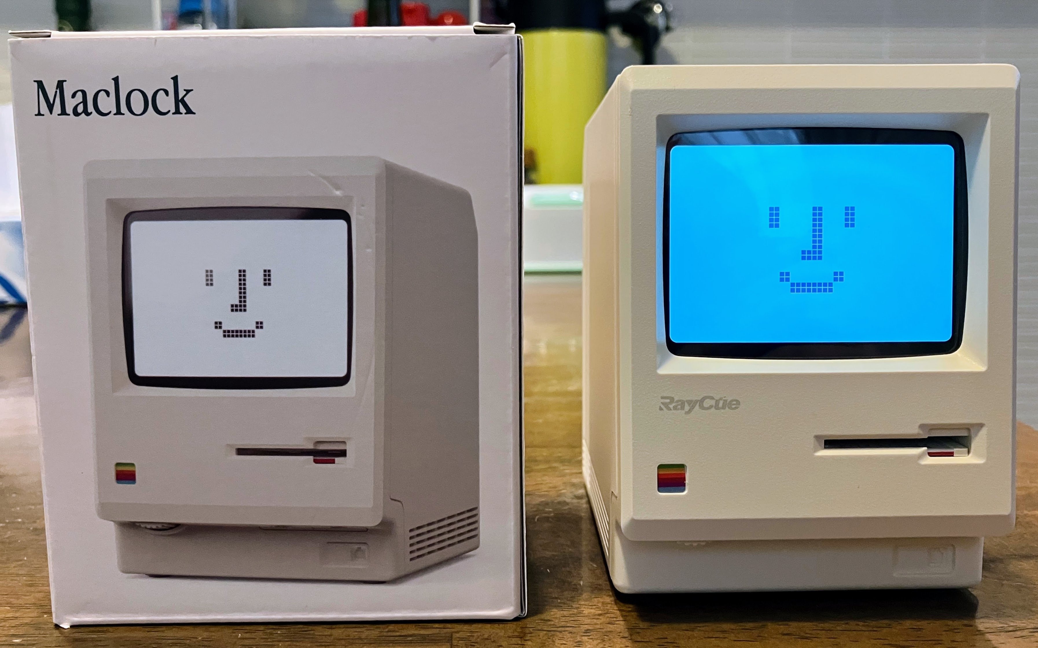 コンパクトマックをミニチュア化した「Maclock」｜Thumb Inside