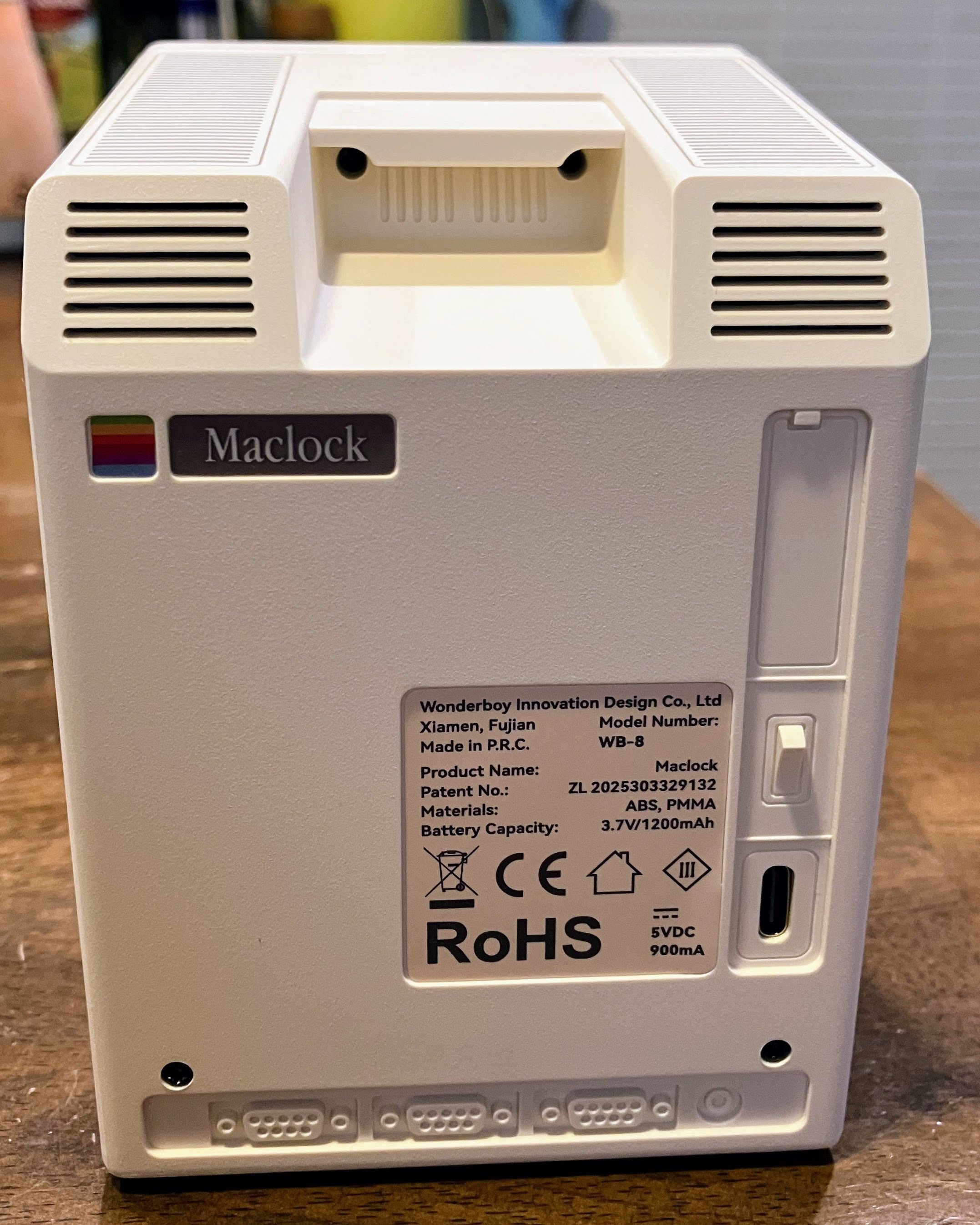 コンパクトマックをミニチュア化した「Maclock」｜Thumb Inside