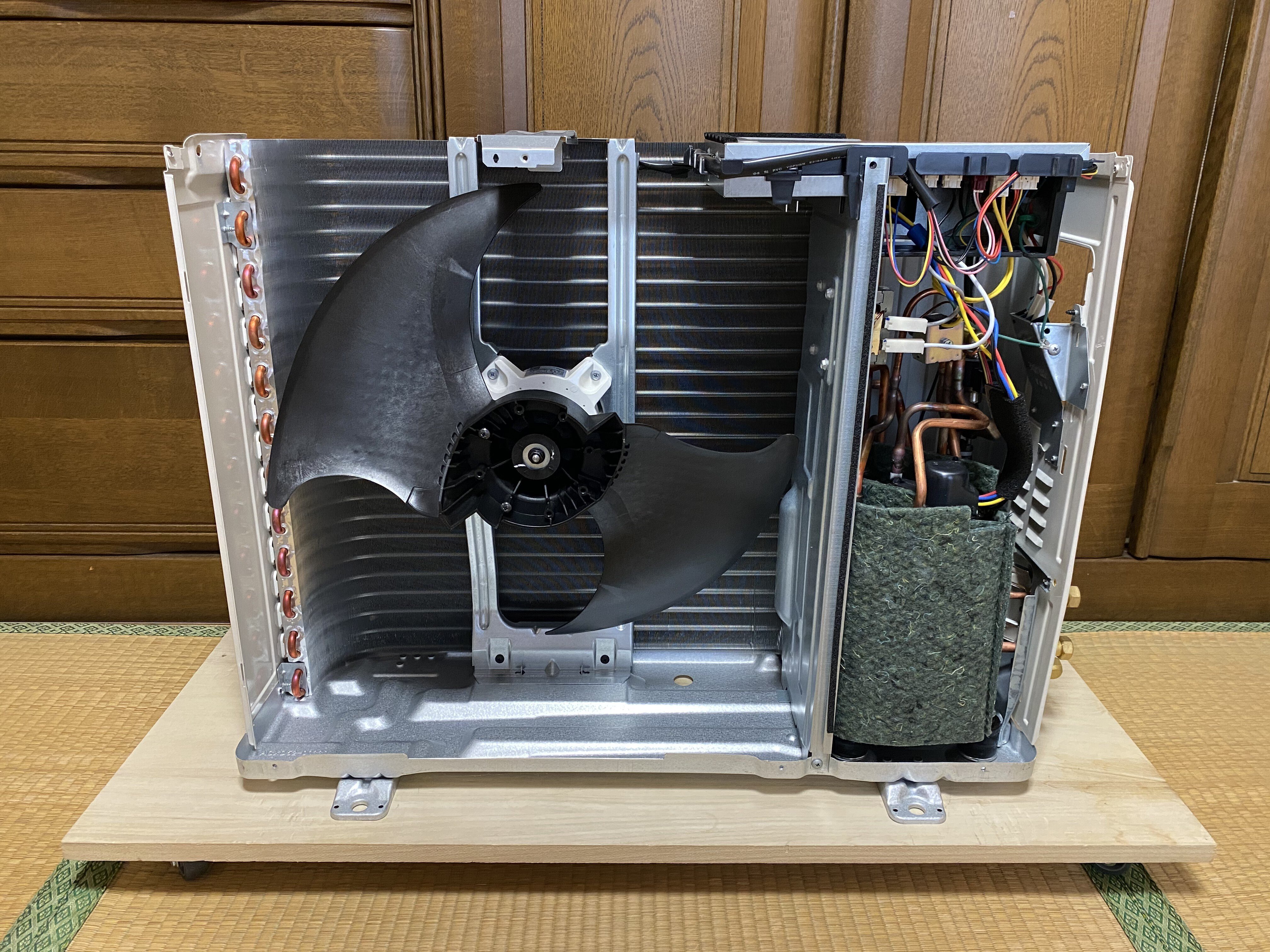 【Vu Le】室外機のみ パナソニックエアコン Eolia Fシリーズ室外機 CS-227CFの分解調査 6畳