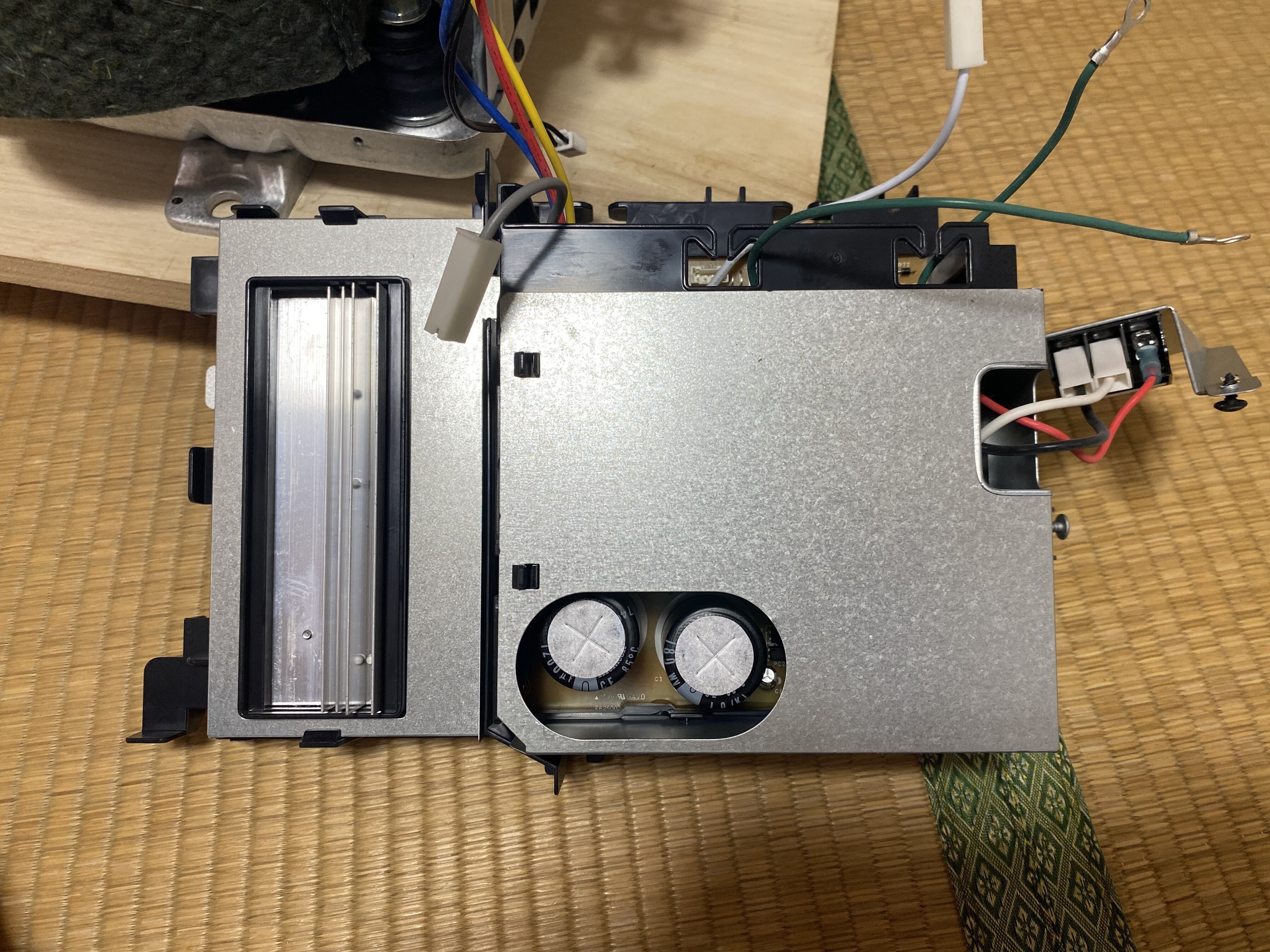 パナソニックエアコン Eolia Fシリーズ室外機 CS-227CFの分解調査 6畳