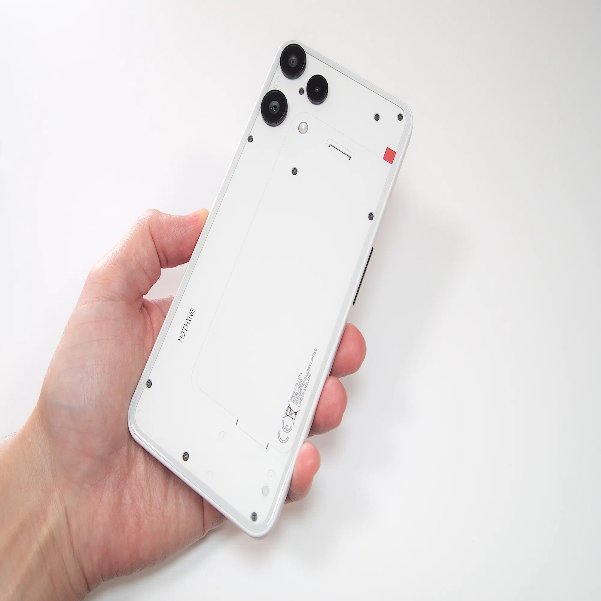 Nothing Phone (3a) Lite 実機レビュー！3.6万円でほぼ全部入り、個性 