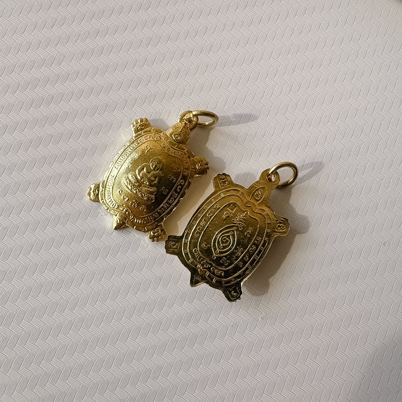 タイ旅行③【プラクルアン】お守りアミュレット屋さん｜明星 菫青