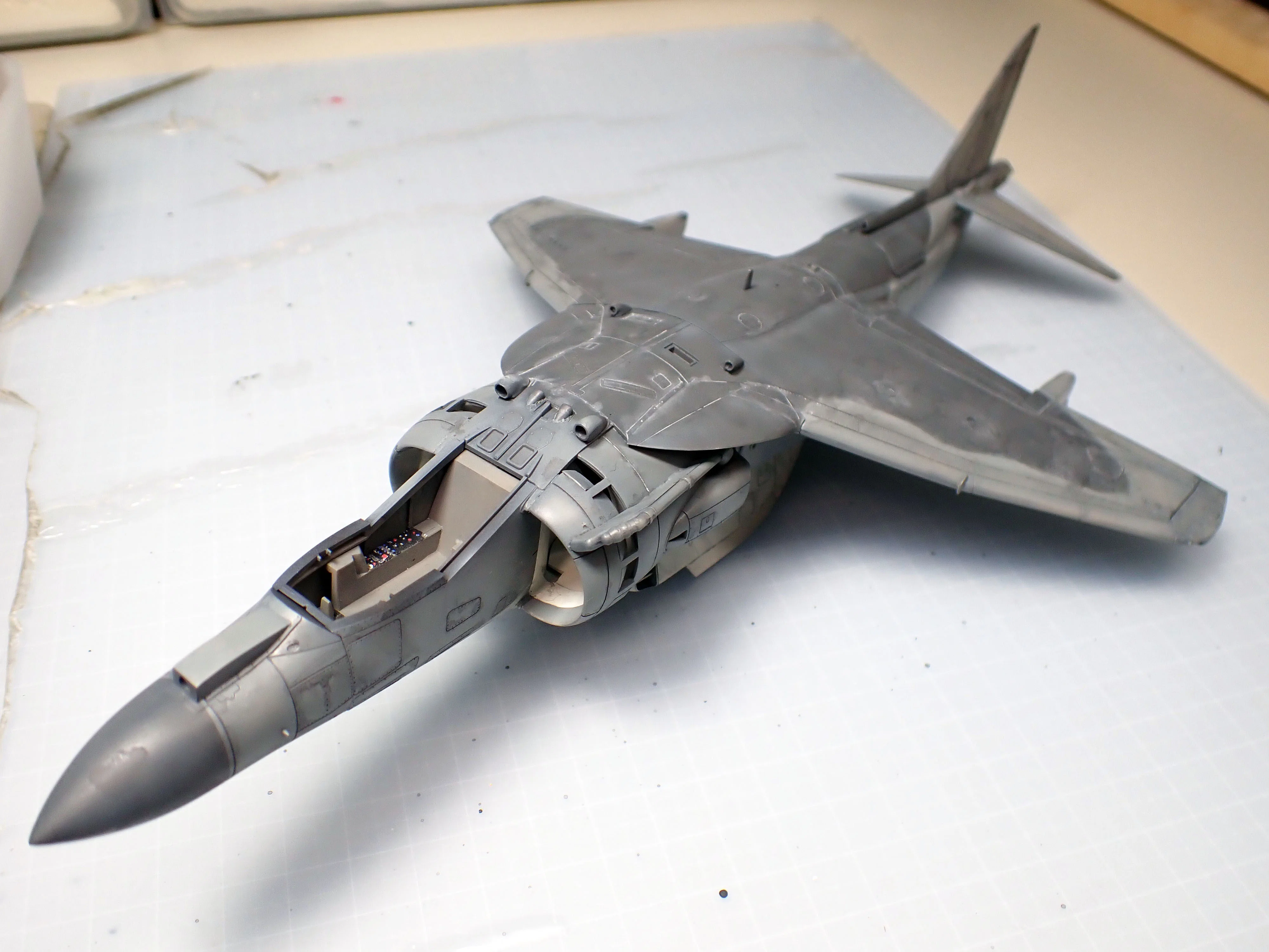 コロナからの復活：ハセガワ 1/48 AV-8B ハリアー2プラス（中編