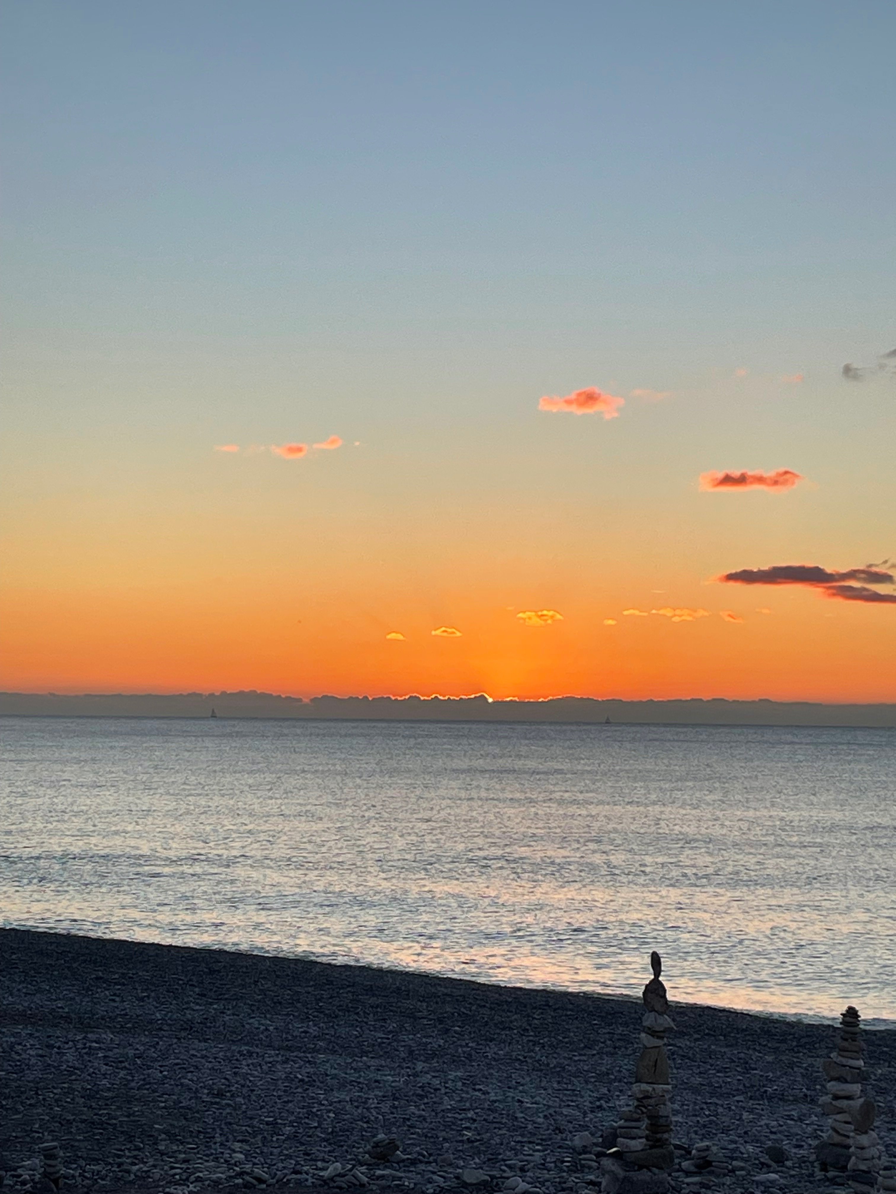 冬のニース、2026年の初日の出🌅｜ココビス。