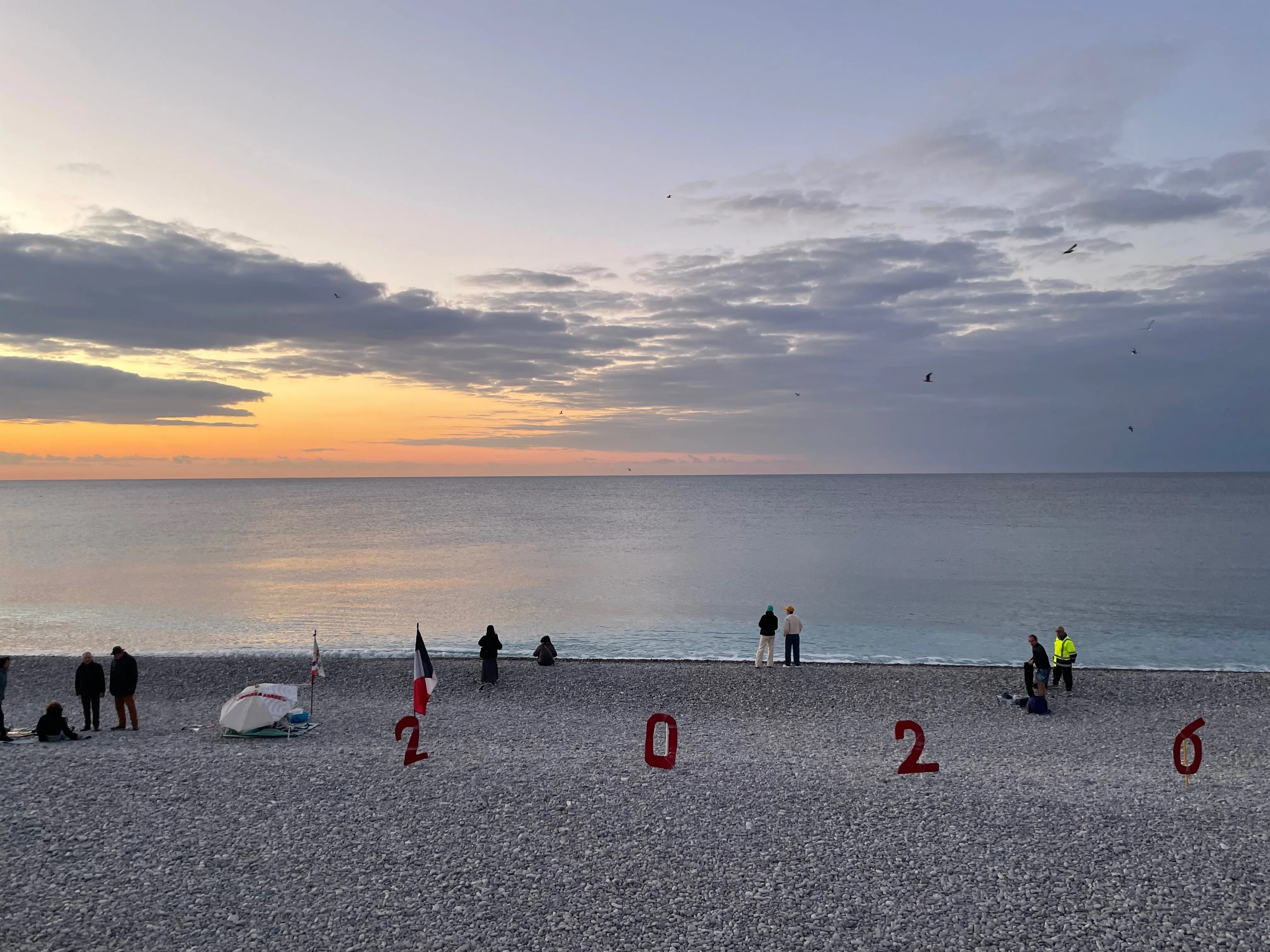 冬のニース、2026年の初日の出🌅｜ココビス。