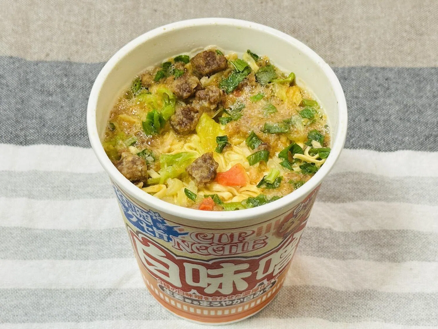 日清「カップヌードル 白味噌」｜コグレマサト