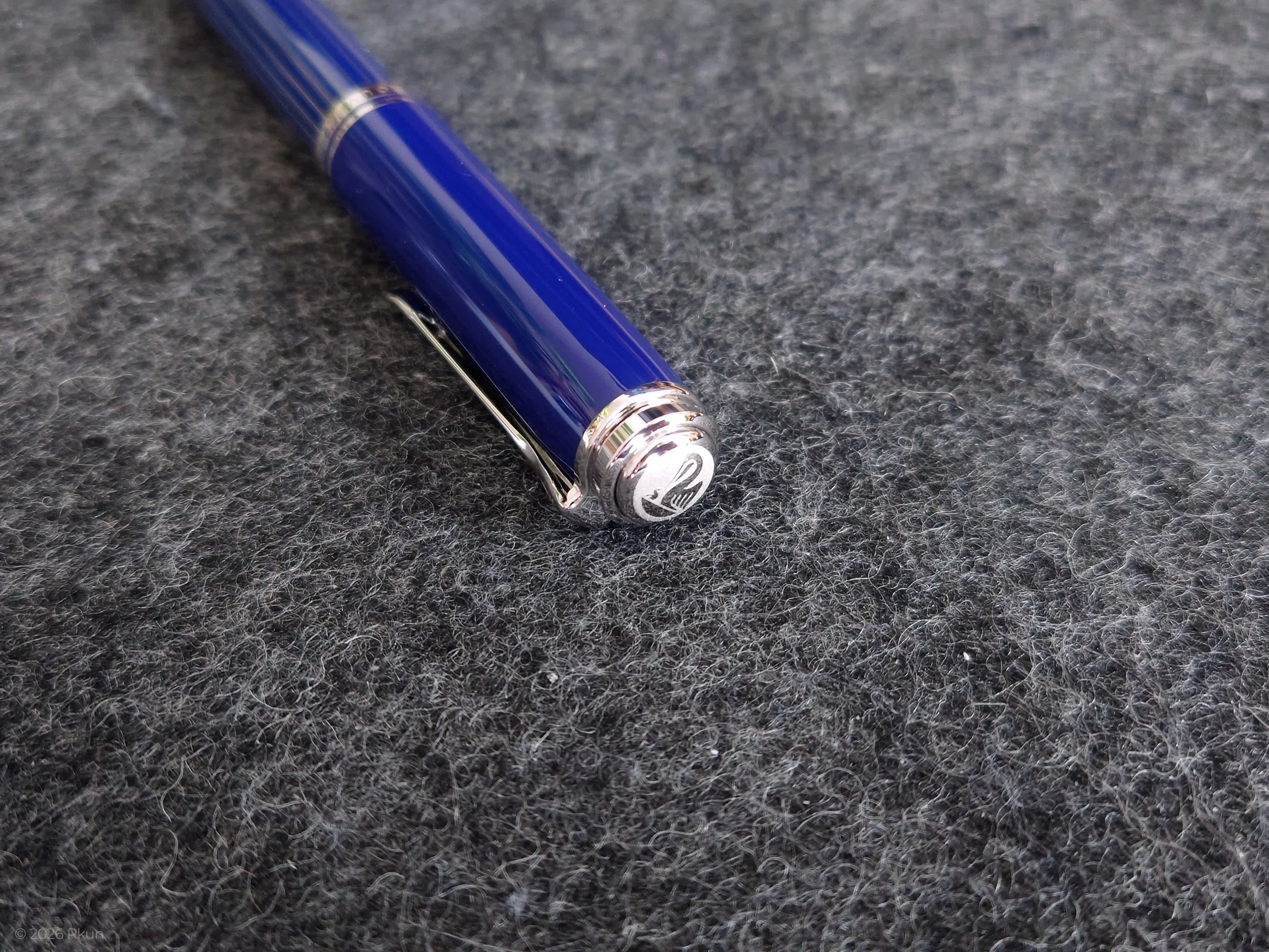 Pelikan 万年筆 M815 ネイビー ストライプデザイン Pelikan 万年筆 M815 ネイビー ストライプデザイン