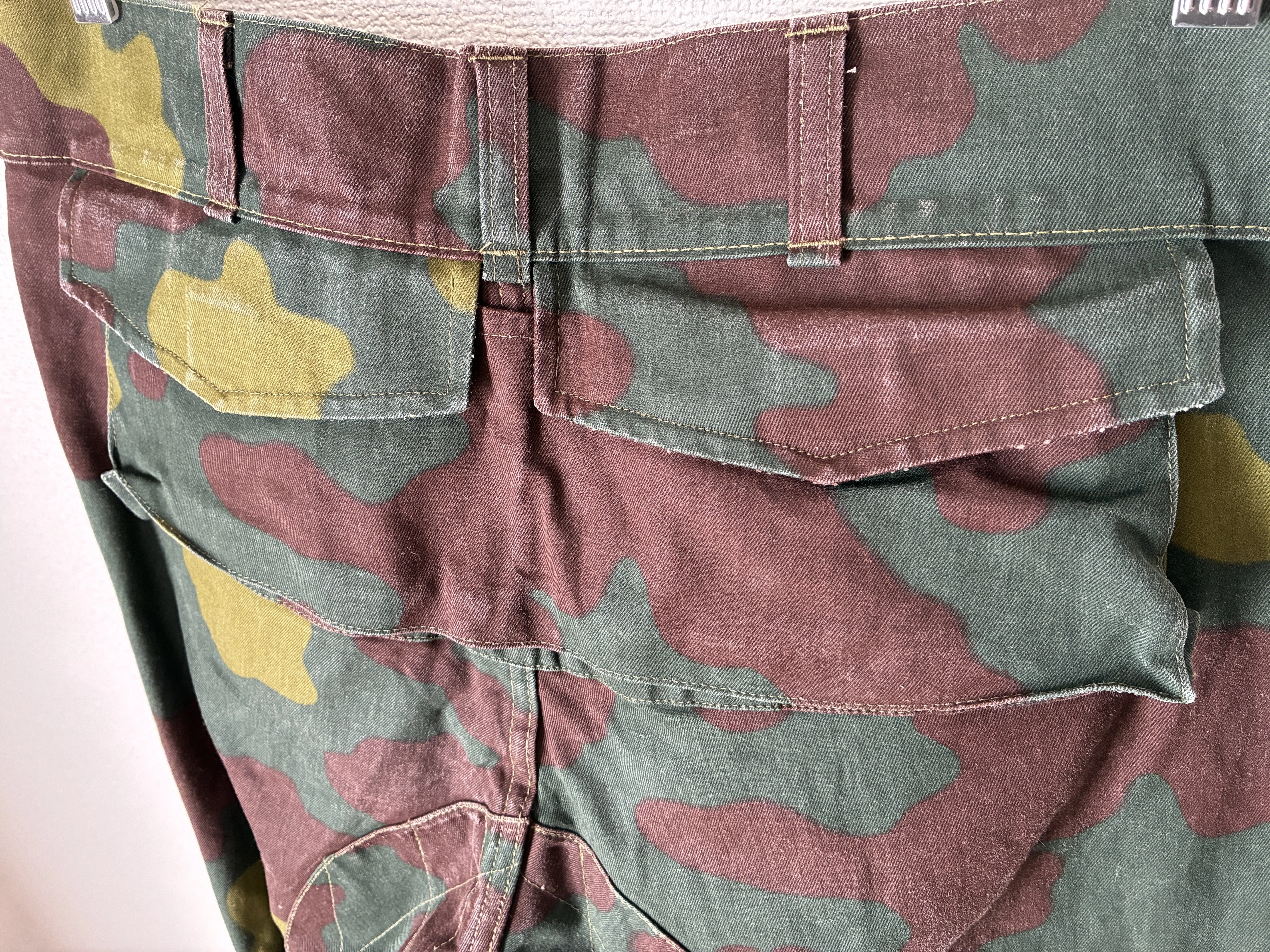 レビュー】イタリア軍 パラトルーパーパンツ サンマルコカモの外観