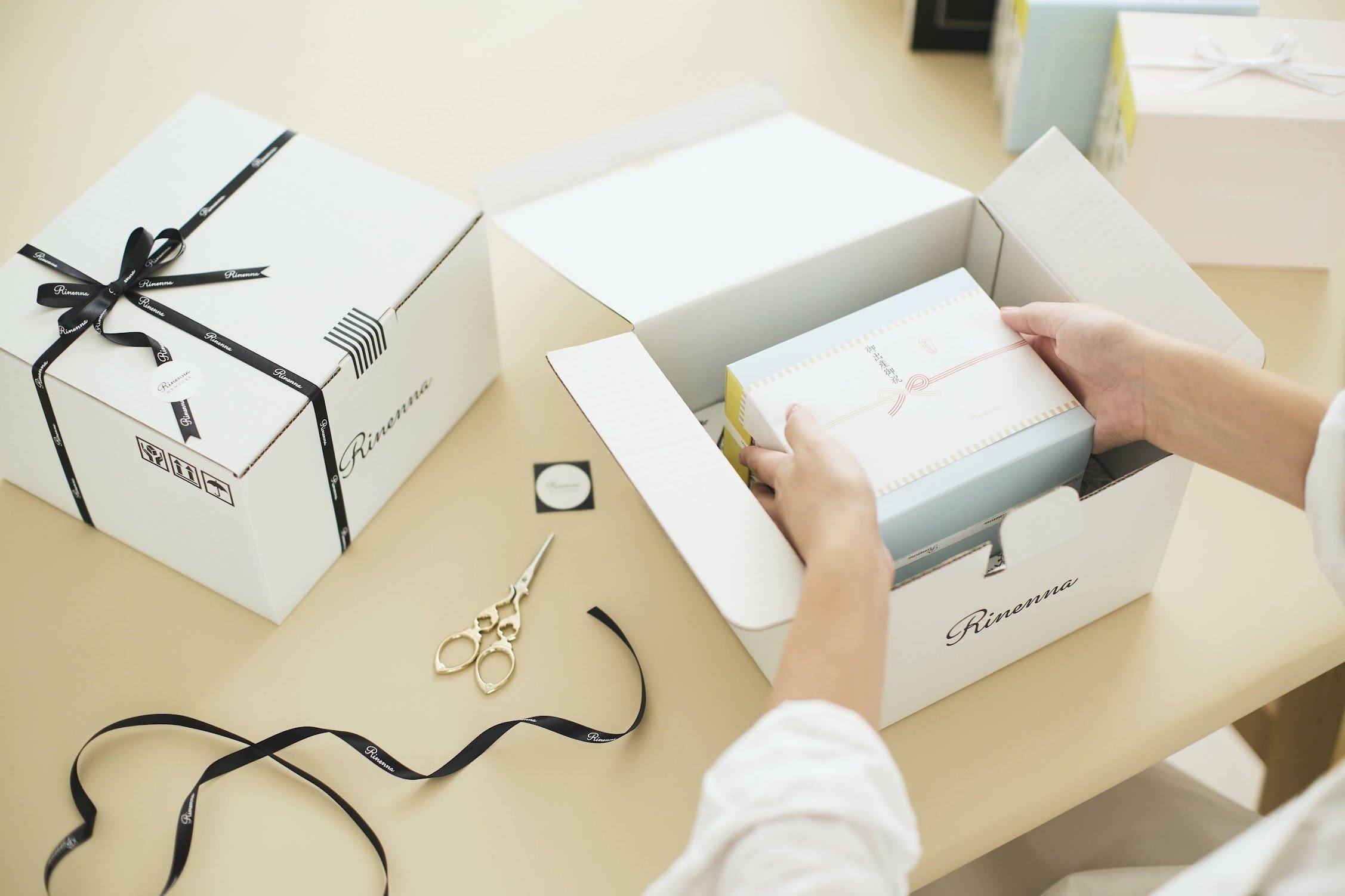 Rinennaオリジナルギフトボックス。