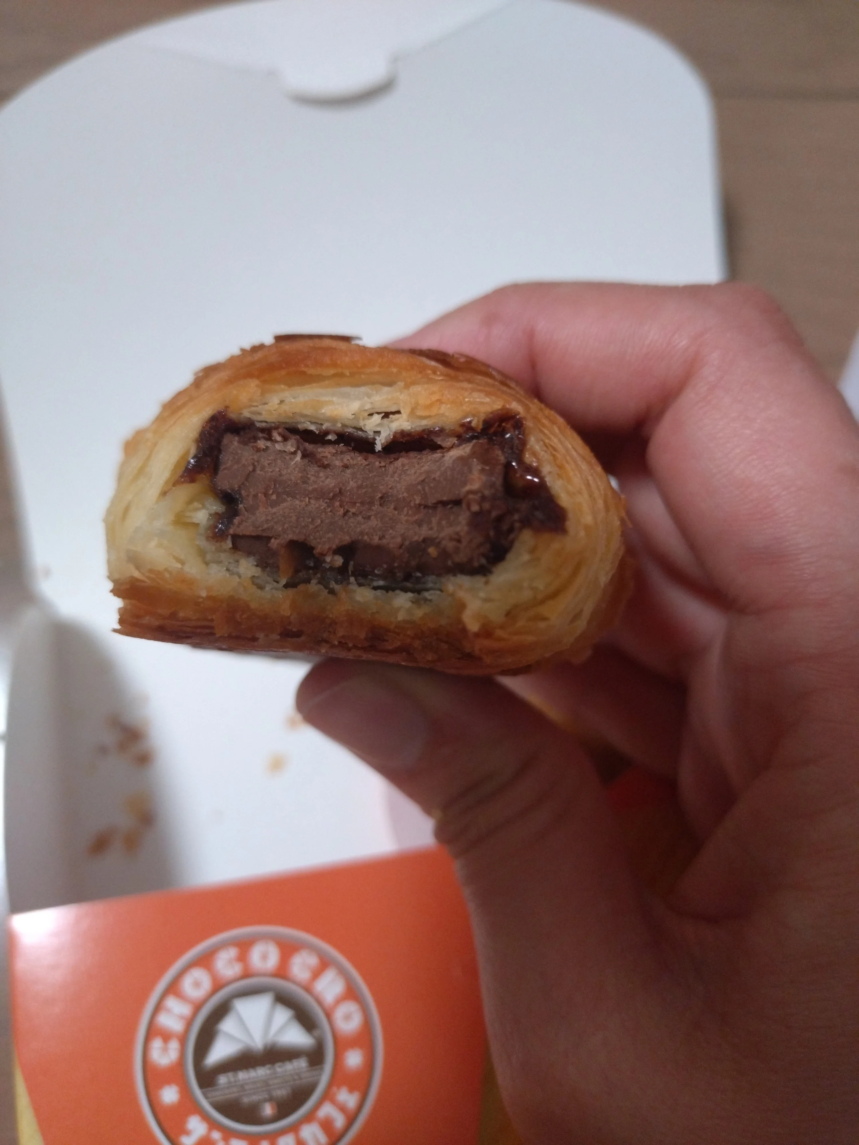 究極のチョコクロを食べてみた｜nanana