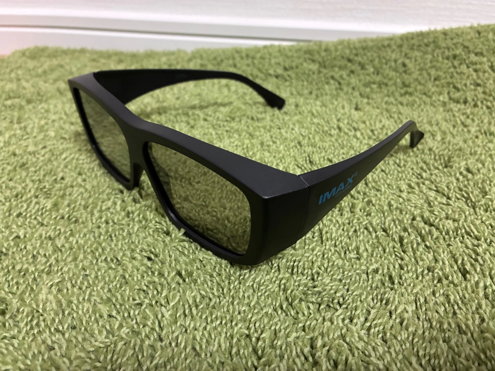 家でも遊べる】IMAX3Dレーザーメガネのしくみ｜Ryuryuryu