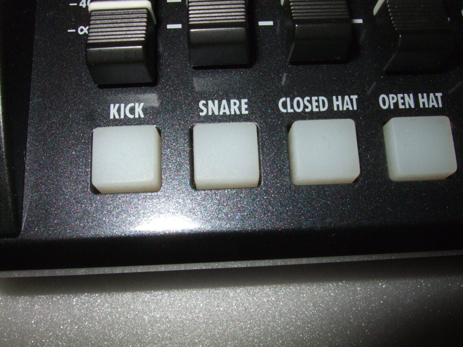 ZOOM マルチトラックレコーダー（R8）｜モメドラム