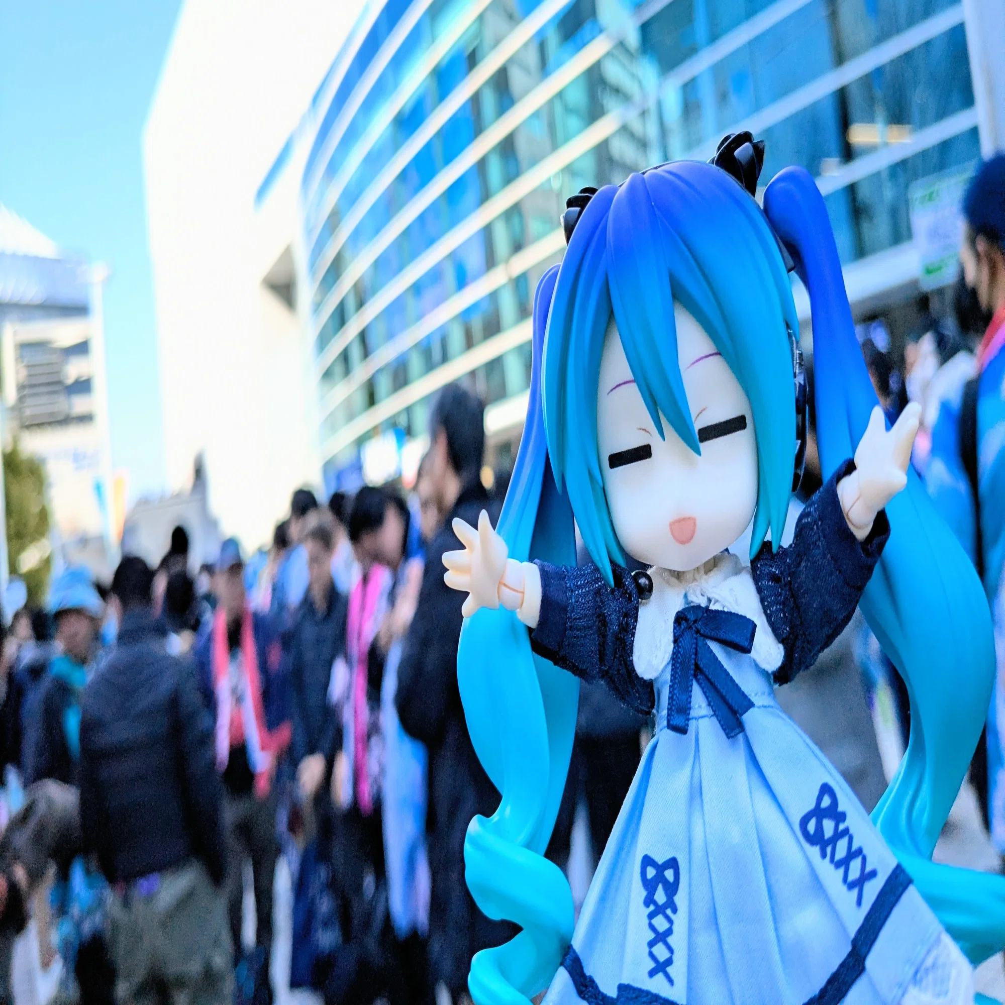 初音ミク LAWSON 50th Anniversary Special LIVEさんへ ありがとう｜八縋