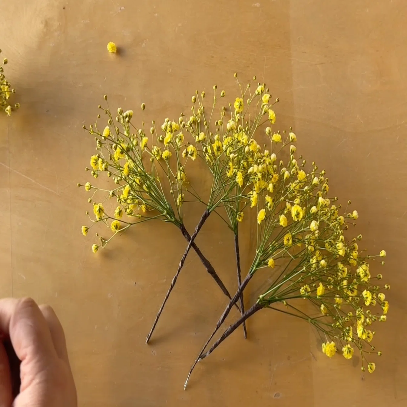 かすみ草とユーカリのフレッシュリース｜ハナジタク花学校