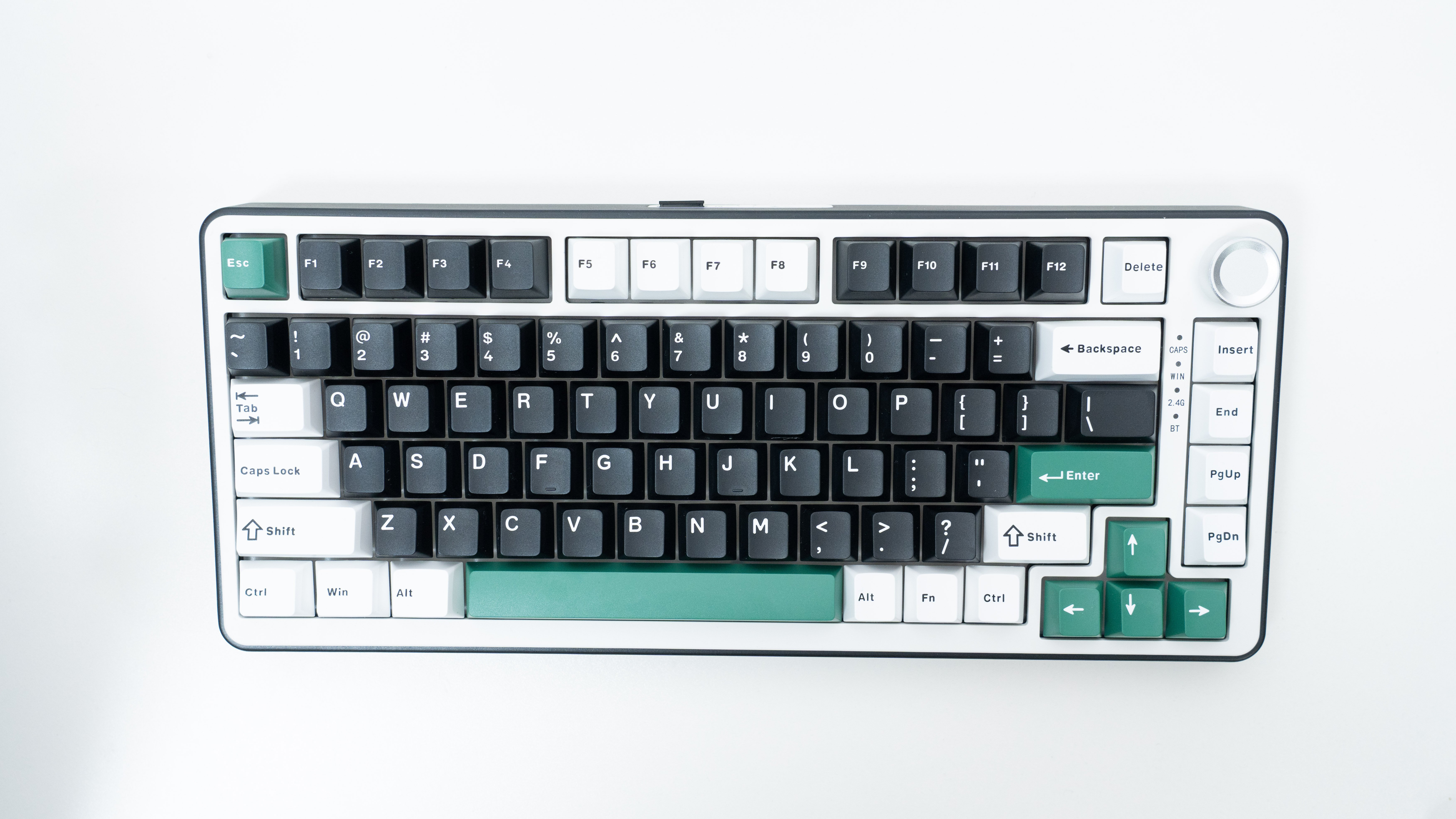 デスクの雰囲気が一気に変わる「YUNZII B75 Pro」レビュー｜見た目と