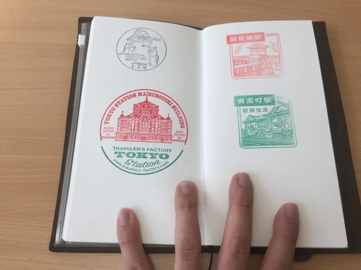 スタンプ帳をトラベラーズノートレギュラーサイズからパスポートサイズ