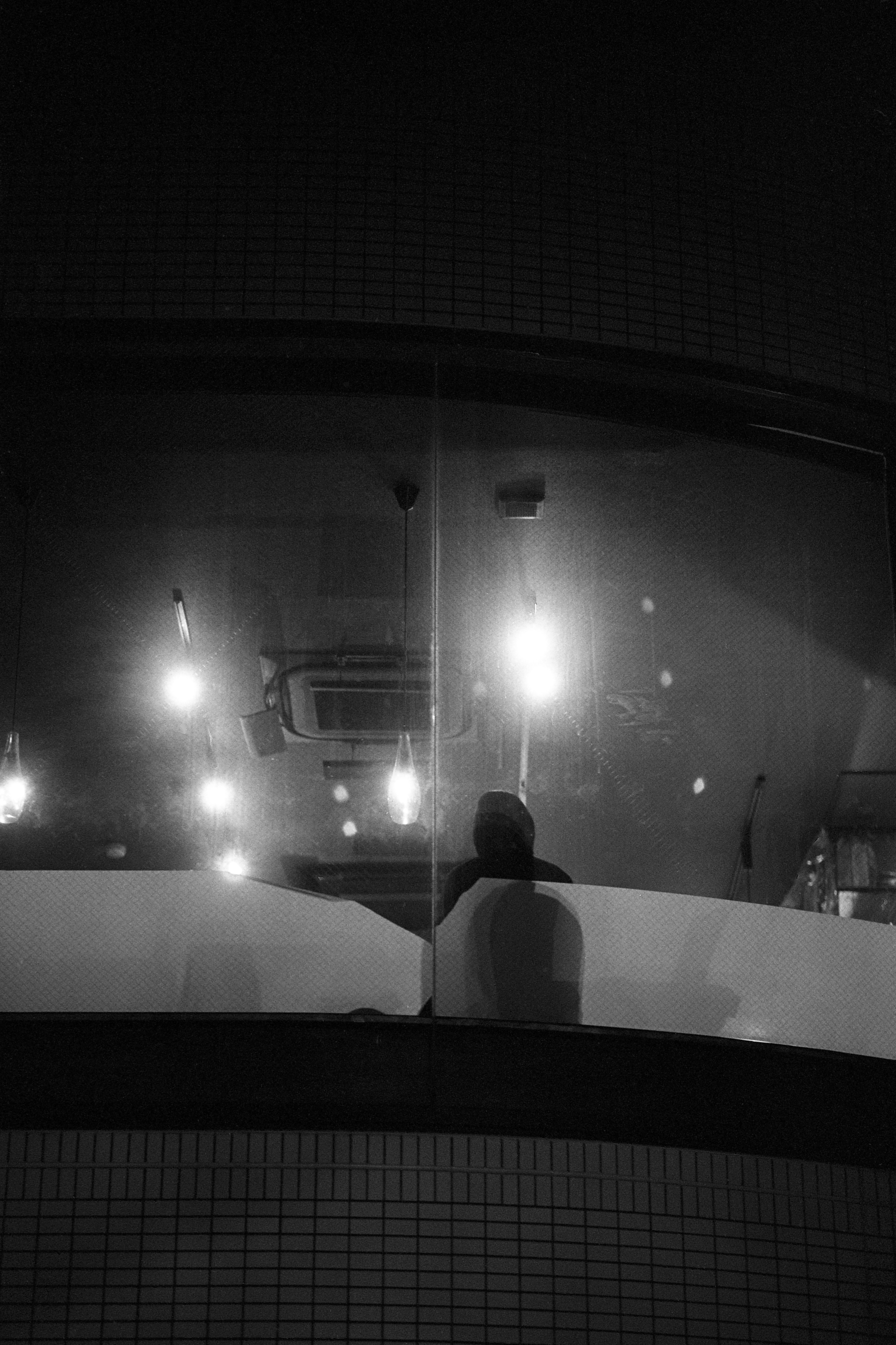 夜と霧の隅で、Tri-X｜Miyake