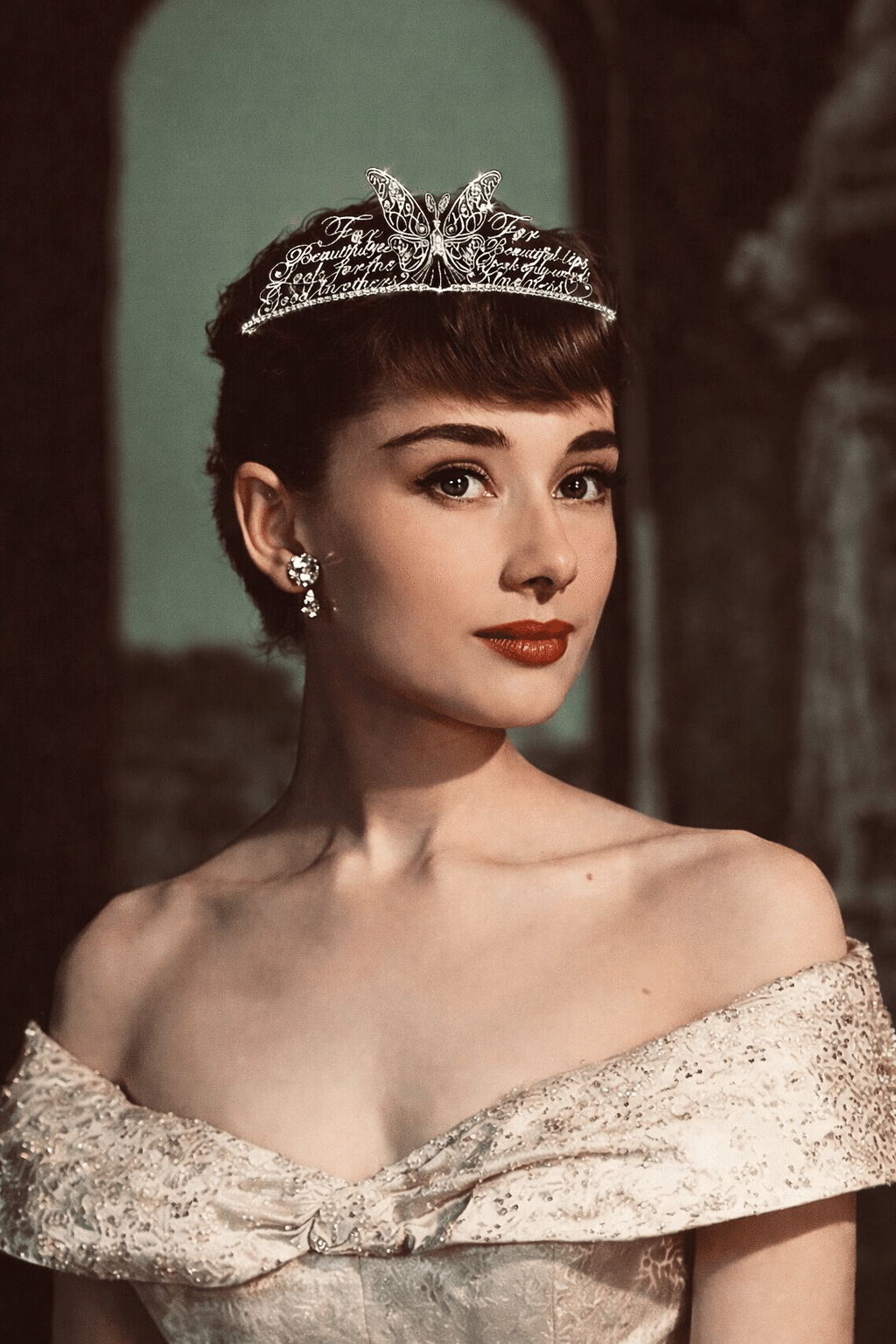 オードリー・ヘプバーンのオリジナルティアラ｜世界でひとつだけの