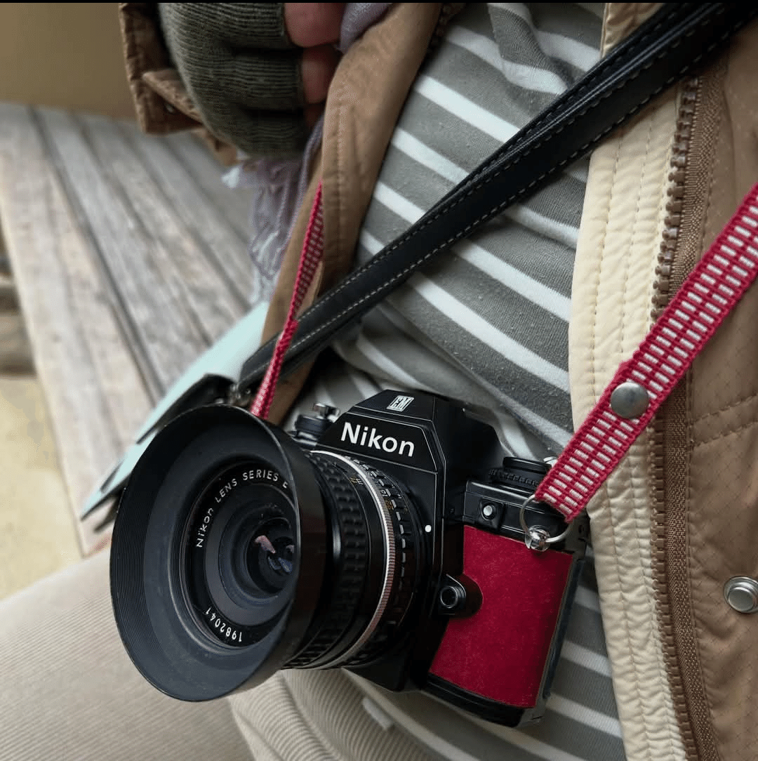 美品◽️Nikon EM 一眼レフカメラ レンズ付き NIKKOR 35-80mm Amazon