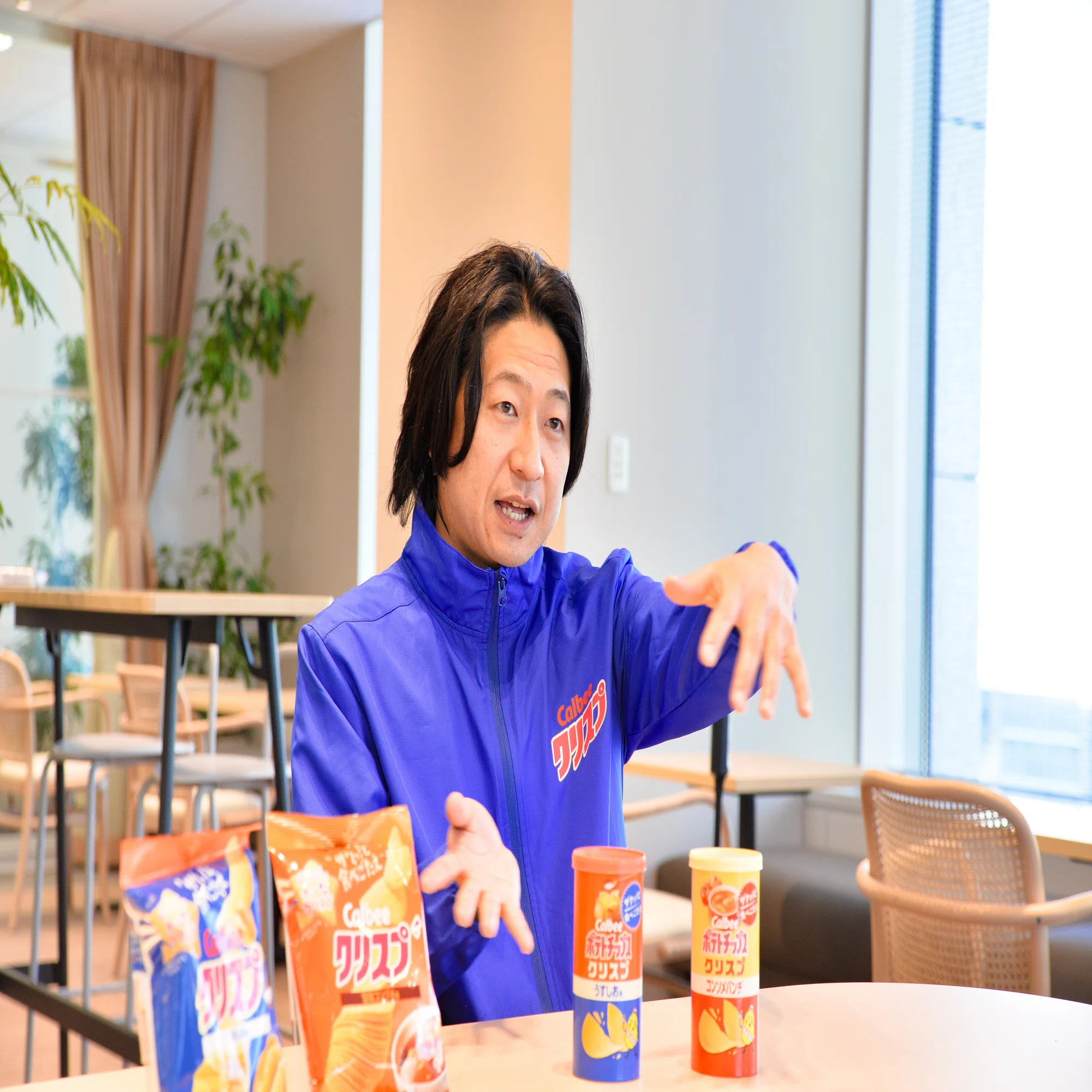 崖っぷちからの再起！「クリスプ」を救った“筒から袋”への進化｜THE CALBEE