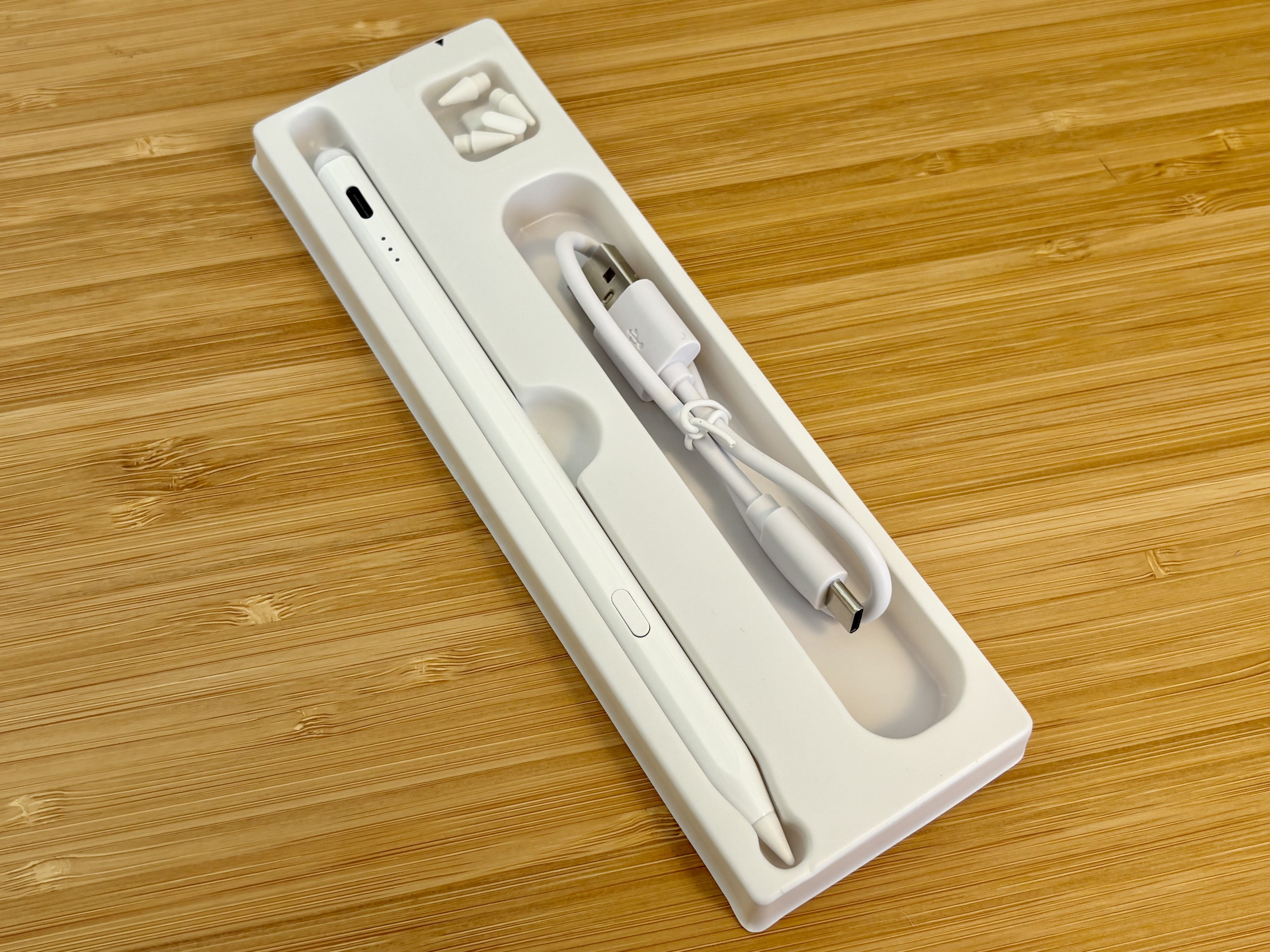 iPad miniのアクセサリー入門。蓋なし＆手書きを重視して