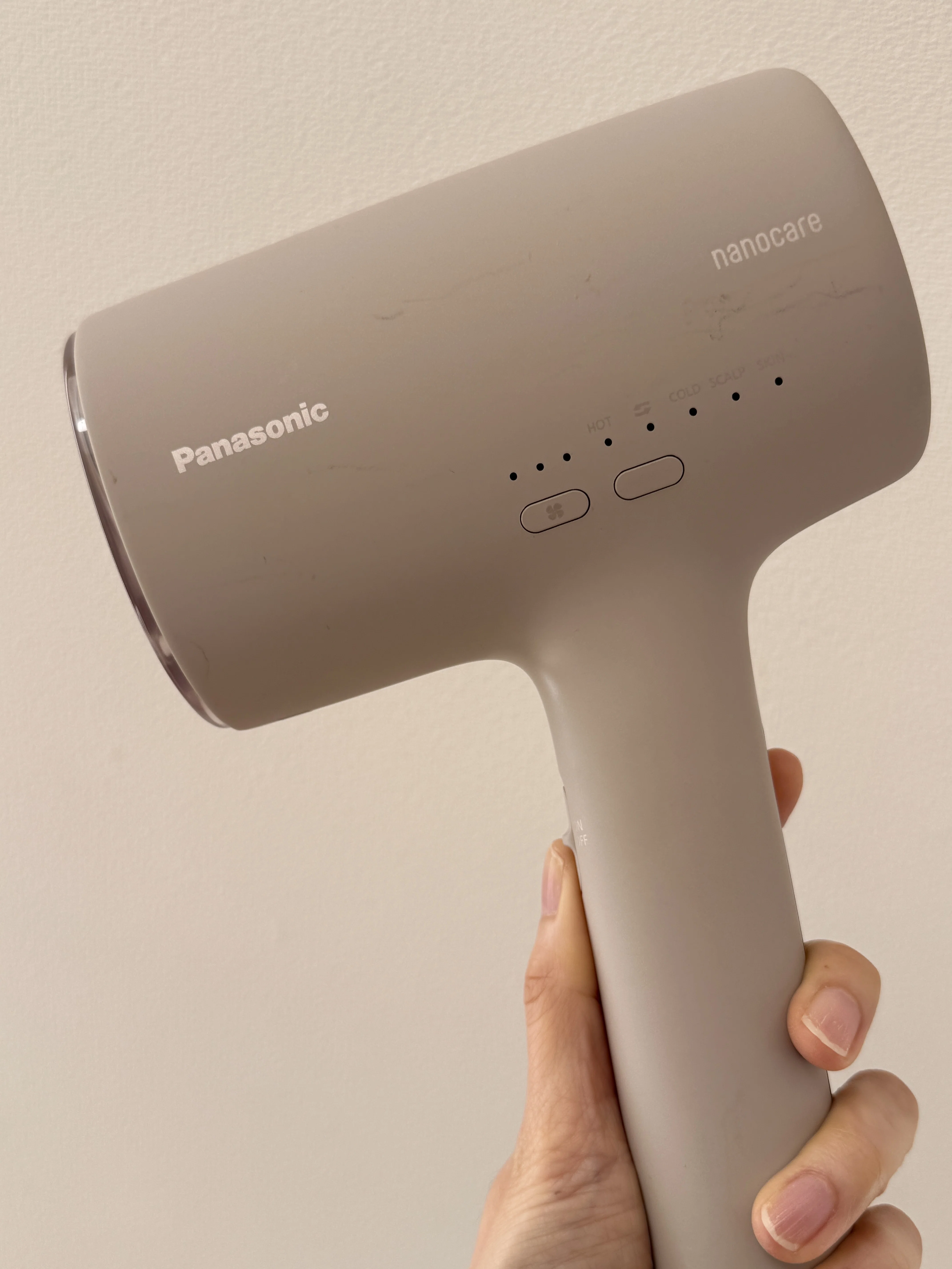 パナソニックヘアドライヤー パナソニック、AC240V対応で海外でも使えるヘアードライヤー