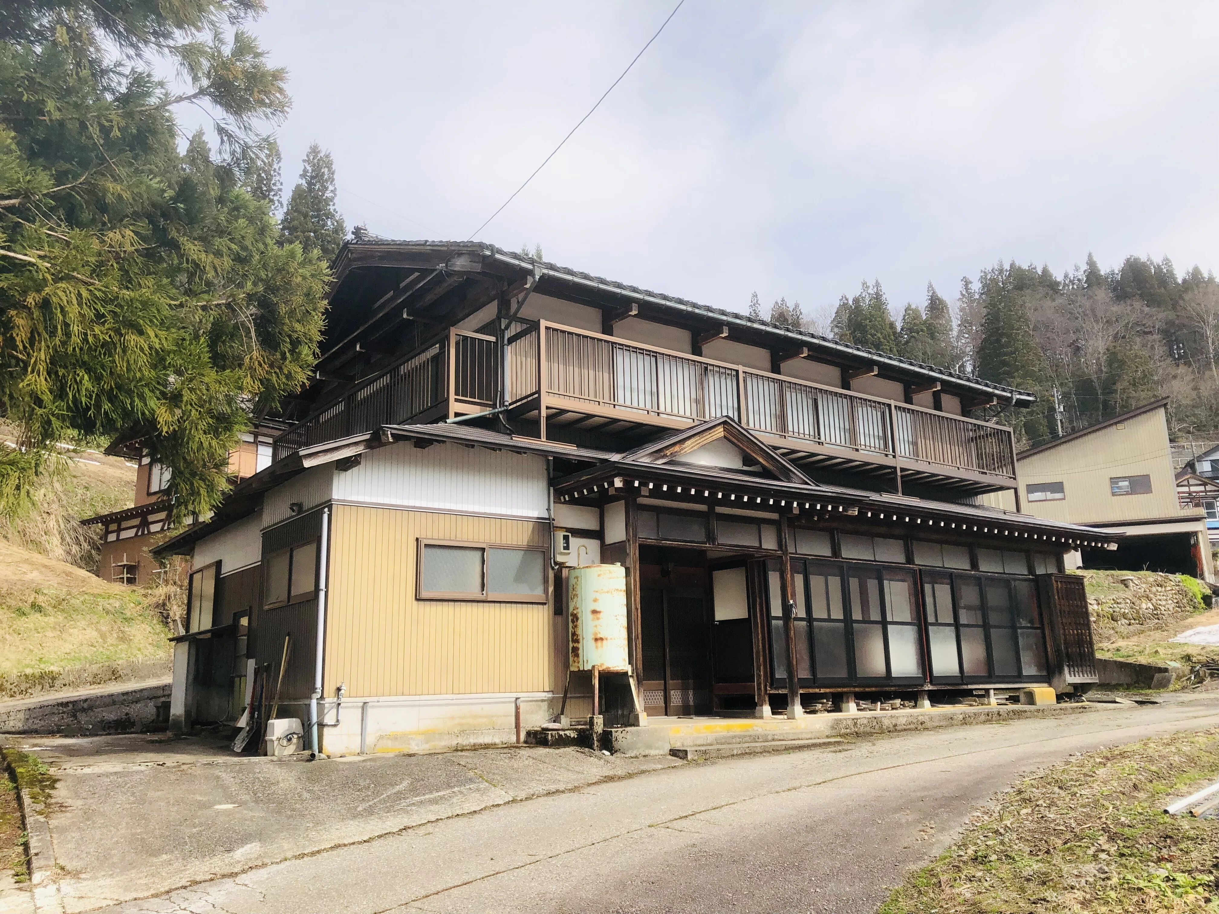 02 地方移住古民家暮らし、7LDK古民家暮らし｜タカタシンゴ┃猟師