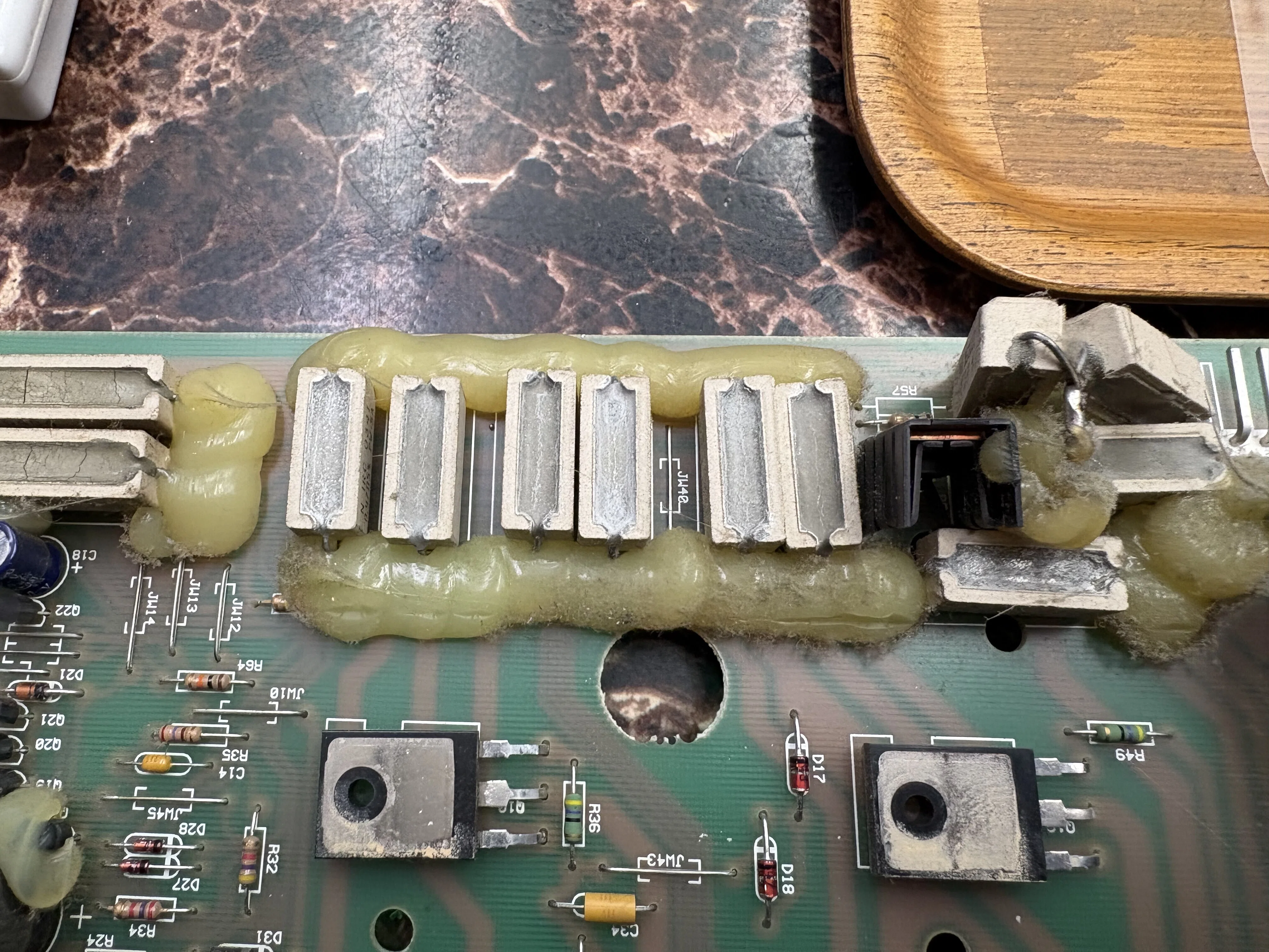 🎸 【機材修理】「音が出ない」Ampeg SVT-350 修理記録｜原因は意外な