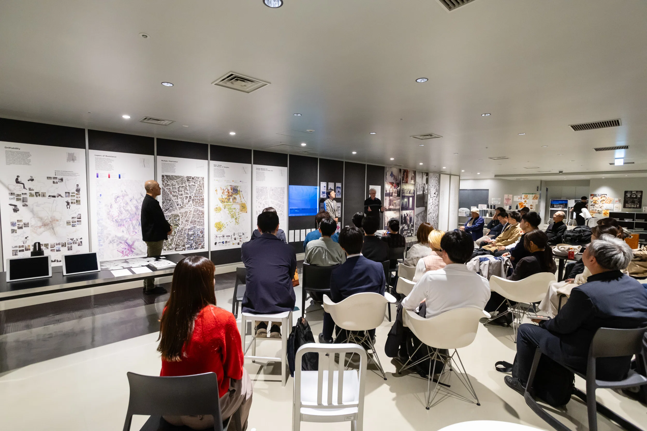 半世紀の時を経て、新宿を見つめ直す【生きられた新宿展 ギャラリー