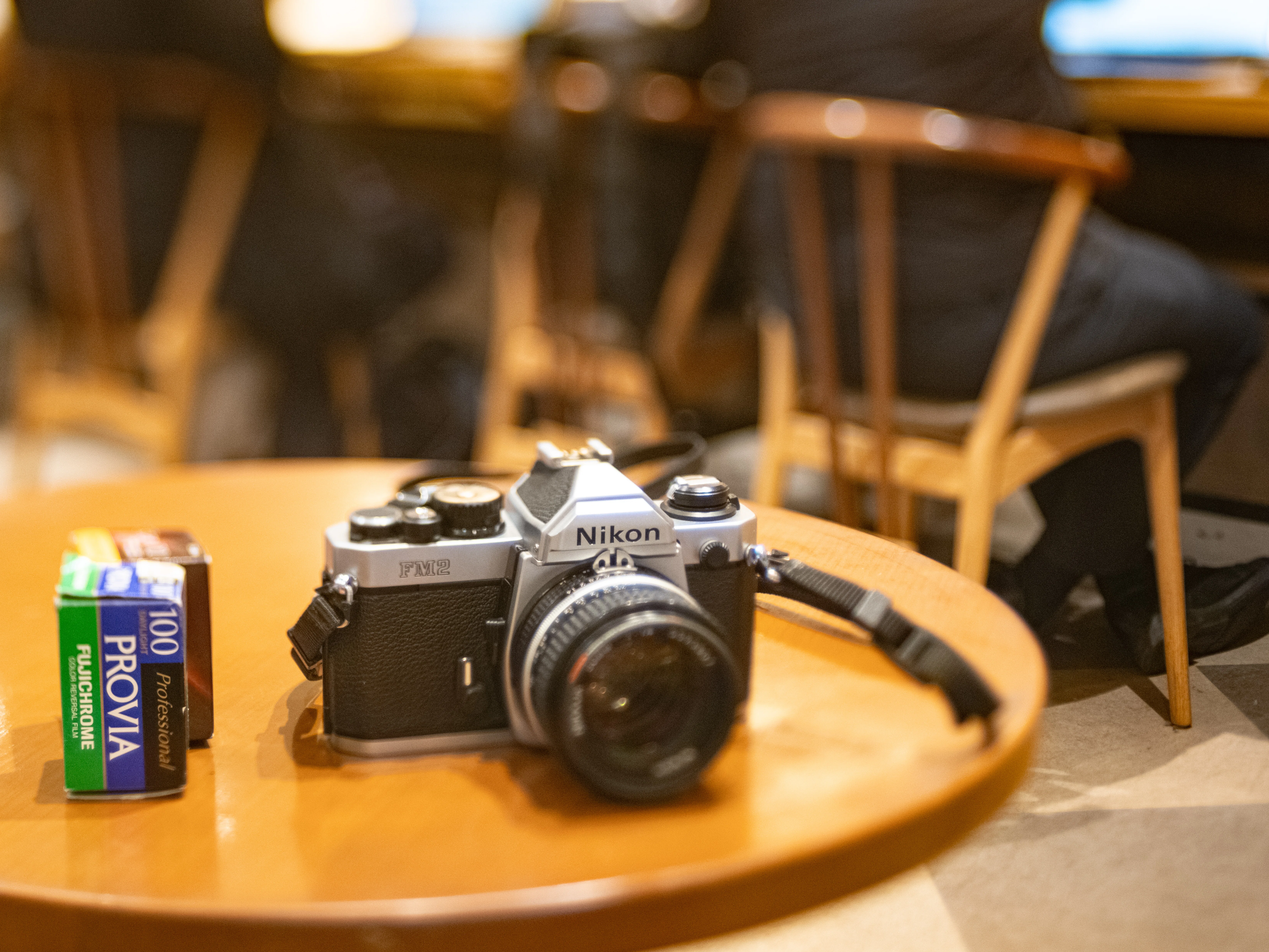Nikon FM2 一眼レフカメラ ProBack付き ニコン、「FM2」をモチーフにした有効2450万画素のフルサイズミラー