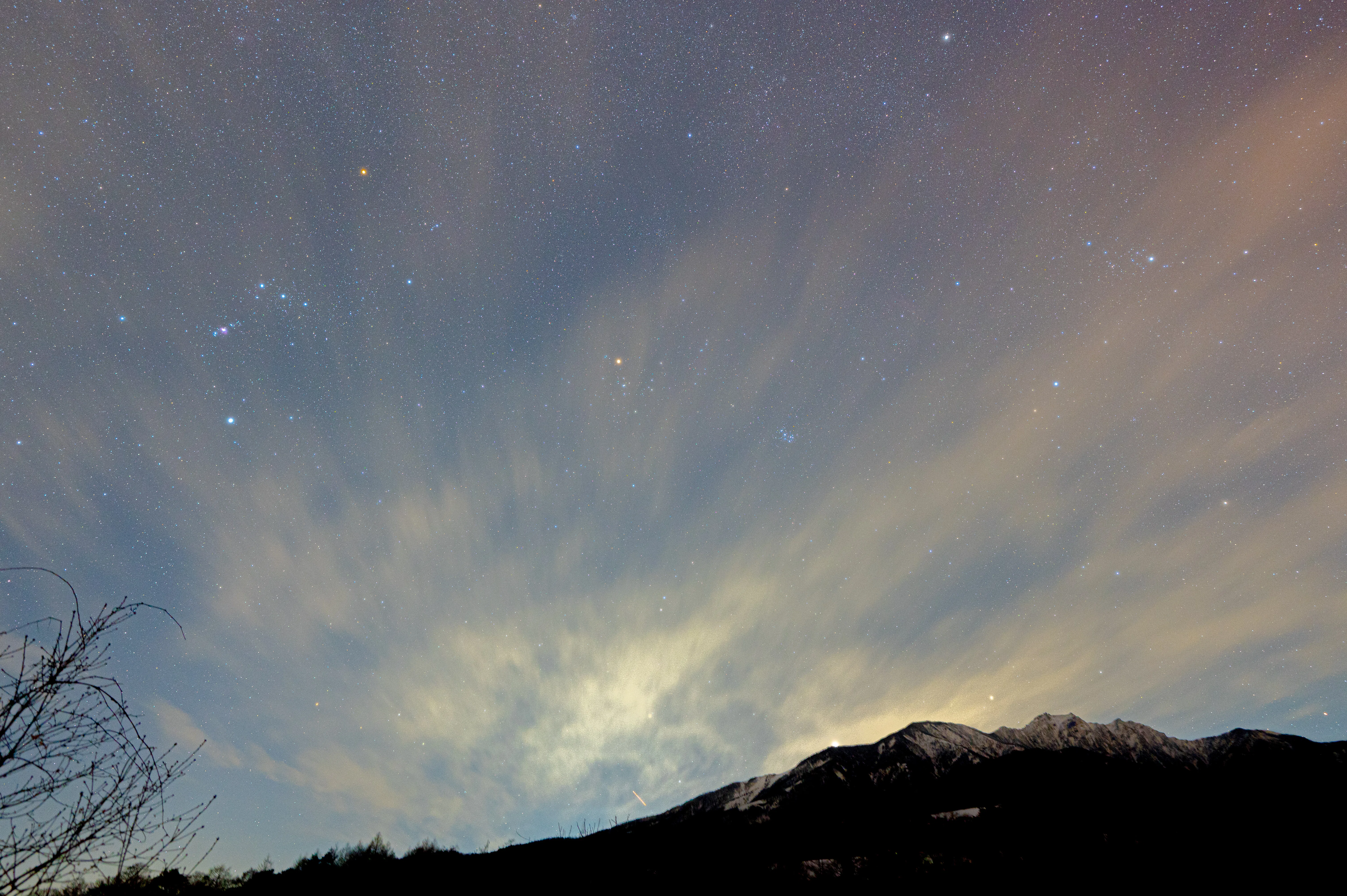 星空の処方箋 -暗闇で輝く光たち-｜みつき(20歳フォトグラファー)