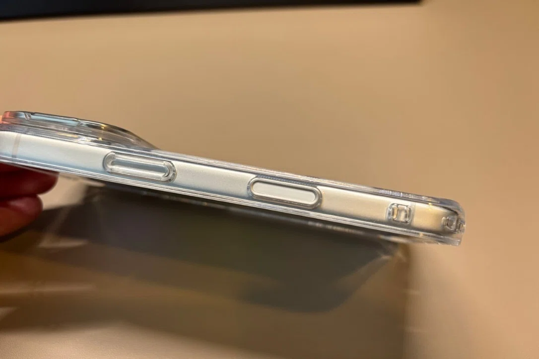 ESR iPhone 17 隠れスタンドケースが「全部ちょうどいい」と感じた理由