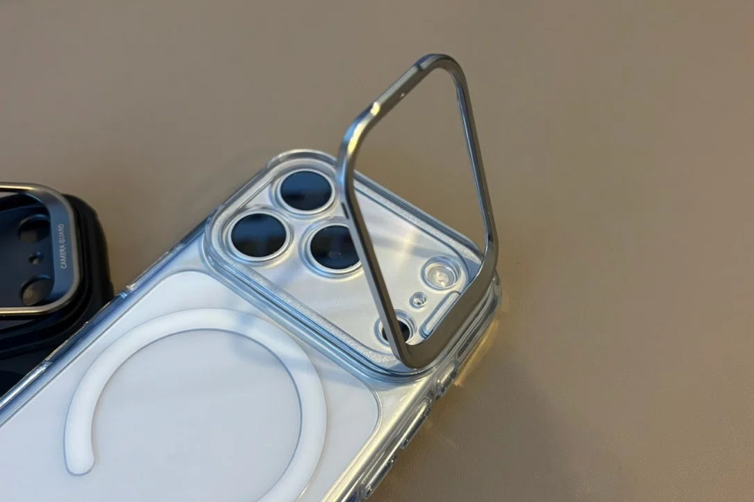 ESR iPhone 17 隠れスタンドケースが「全部ちょうどいい」と感じた理由