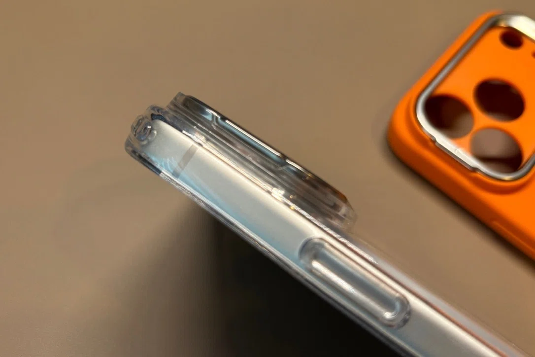 ESR iPhone 17 隠れスタンドケースが「全部ちょうどいい」と感じた理由
