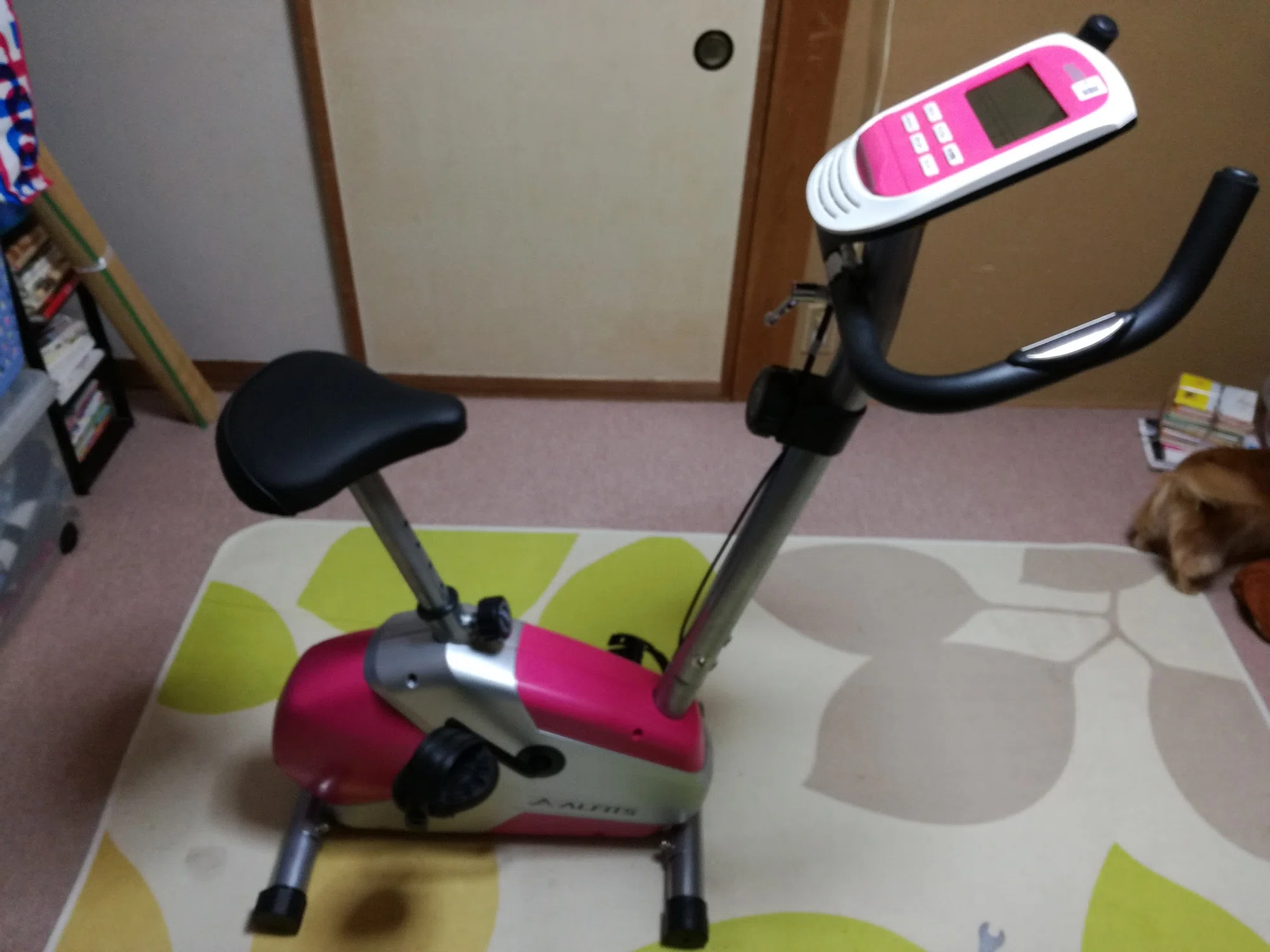 冬の引きこもりダイエットに最適!エアロバイクを買ってみた。|とまじ 冬の引きこもりダイエットに最適!エアロバイクを買ってみた。|とまじ