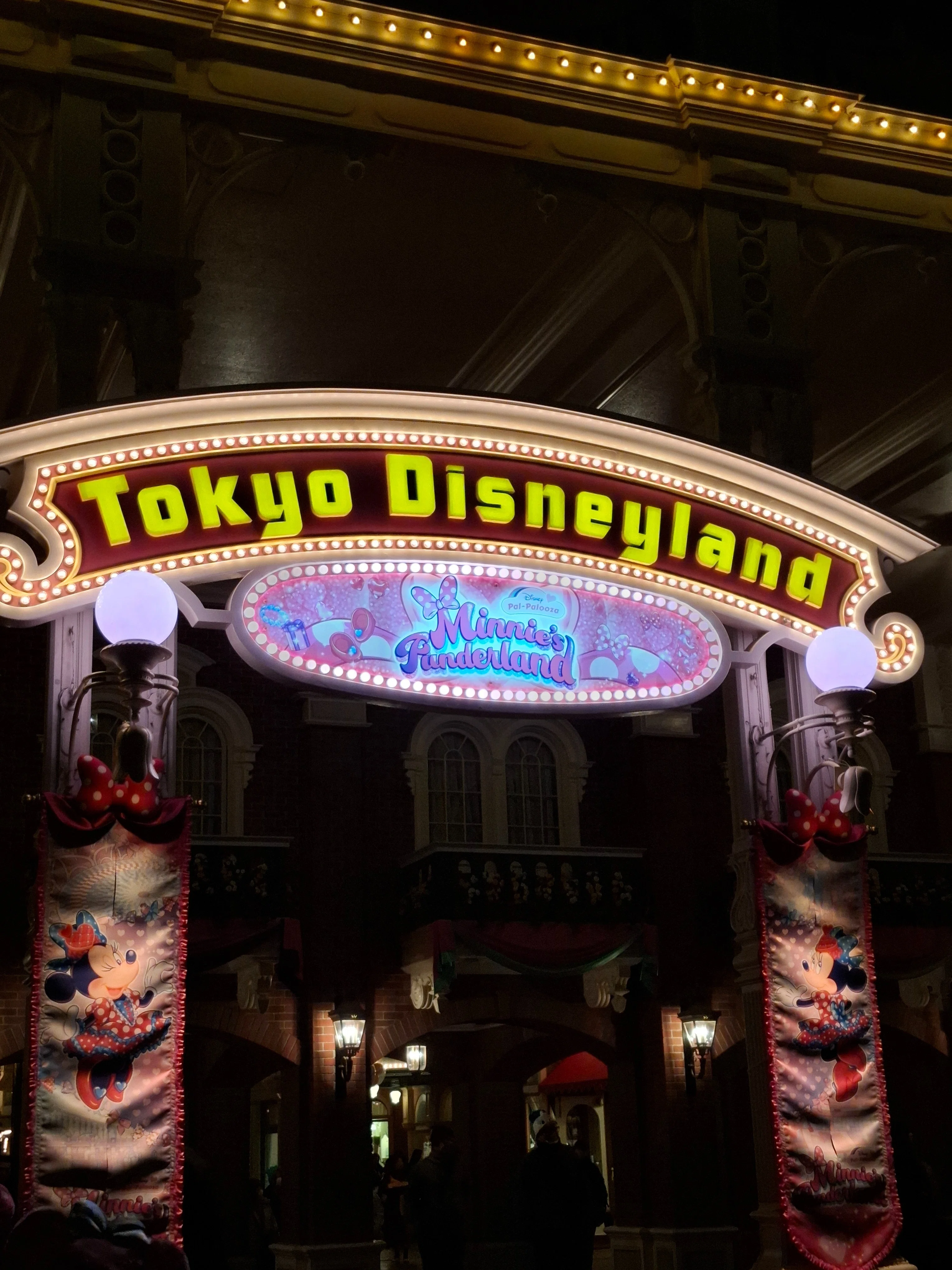 ひとりディズニー】ミニーのファンダーランドを堪能した1日🏰｜ぱだ