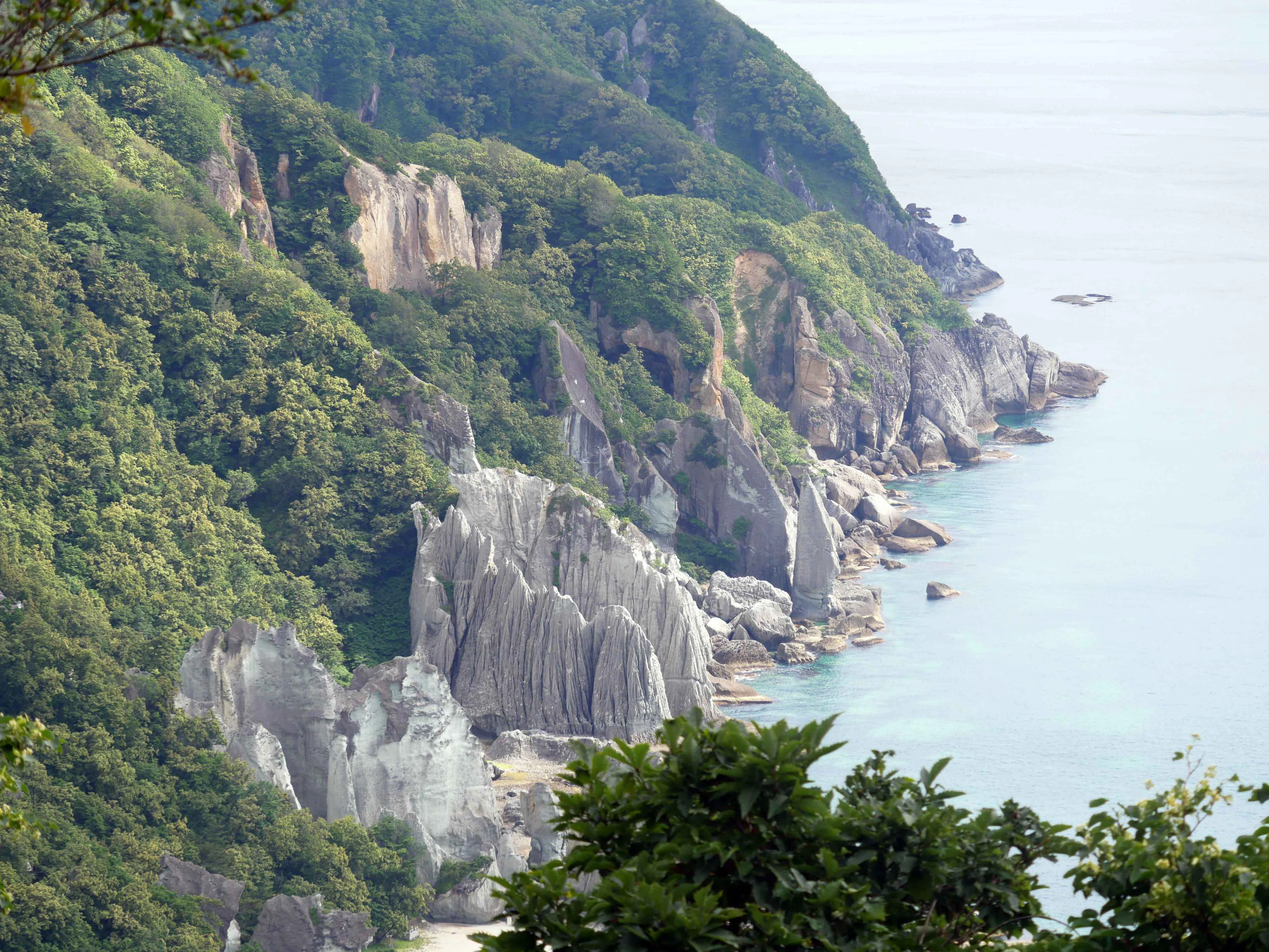 仏ヶ浦・下北半島の奇岩群——説明が効かなくなる瞬間【日本での記憶#08