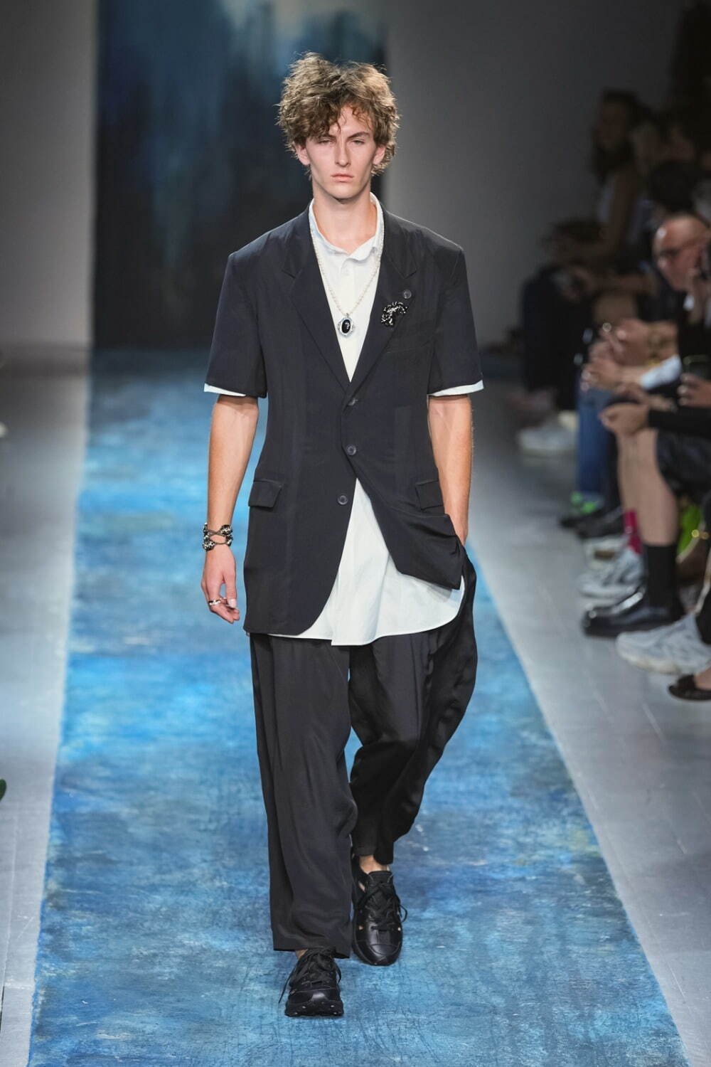 購入品紹介】Yohji Yamamotoの新定番⁉︎外ドレープパンツを買いました