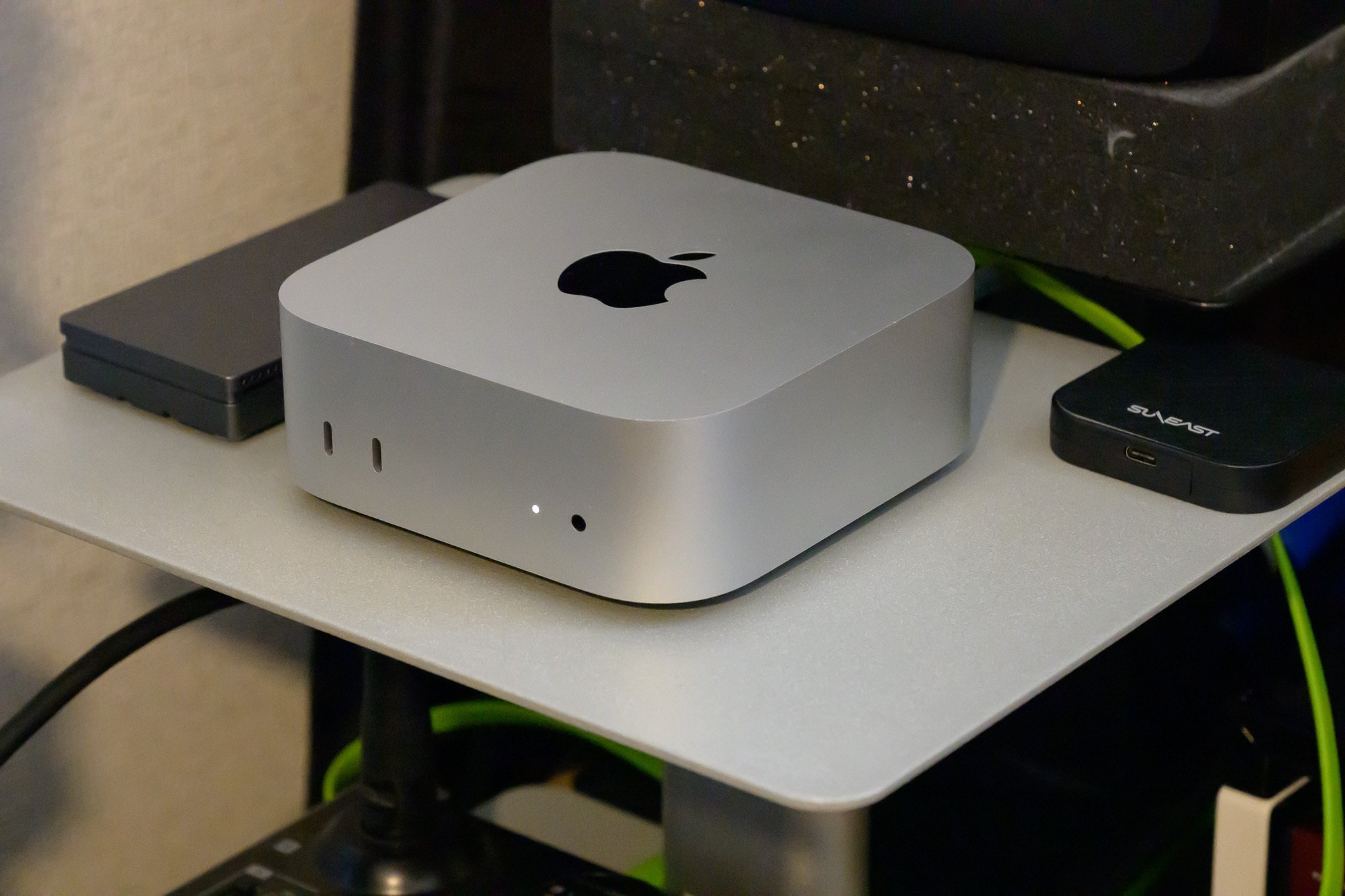 M4 Mac miniをホテルで使って、デスクトップの魅力を再発見した。｜KOZO
