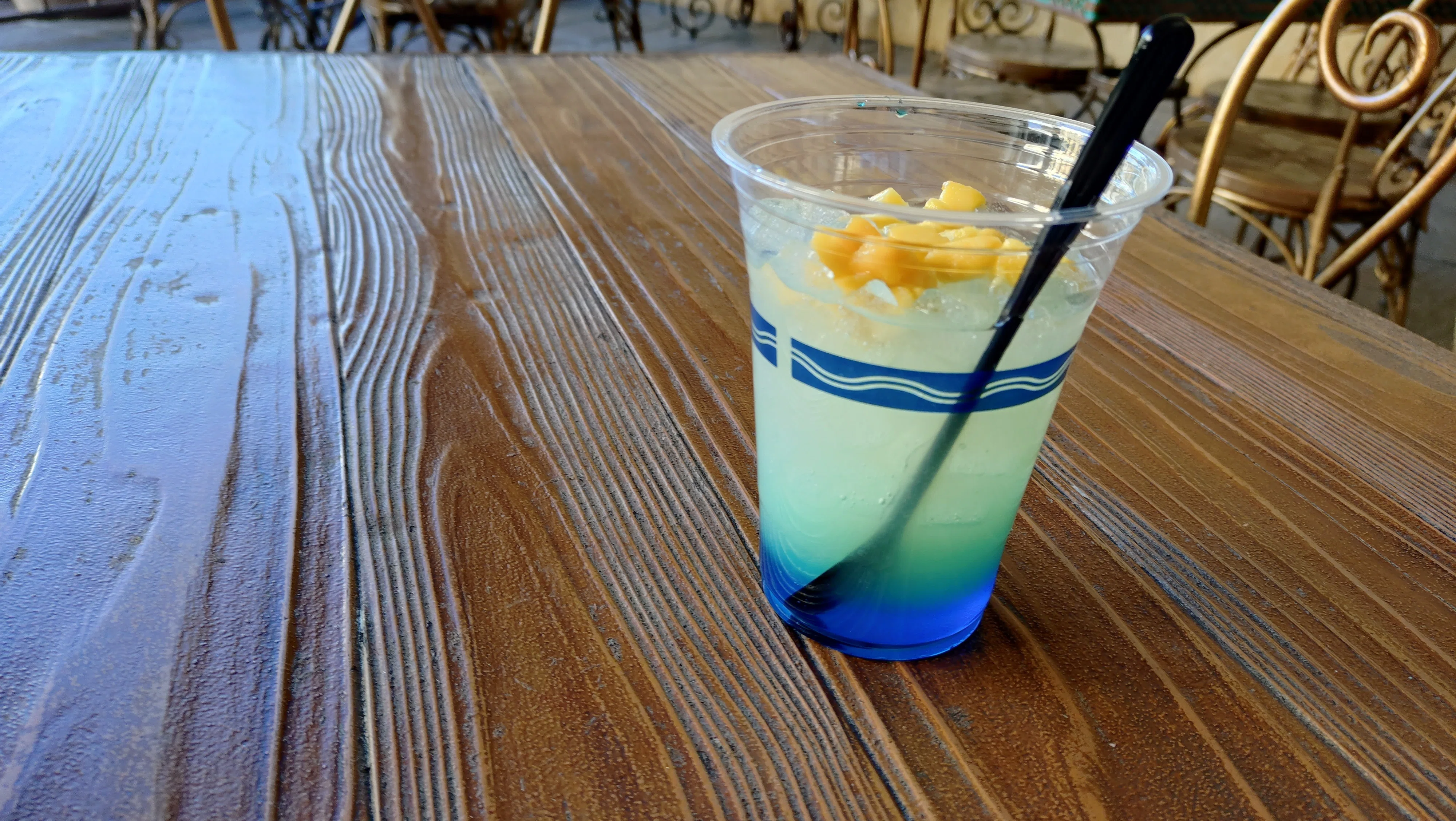 ディズニー食レポ】カスバ初のアルコールドリンク！オリジナルカクテル