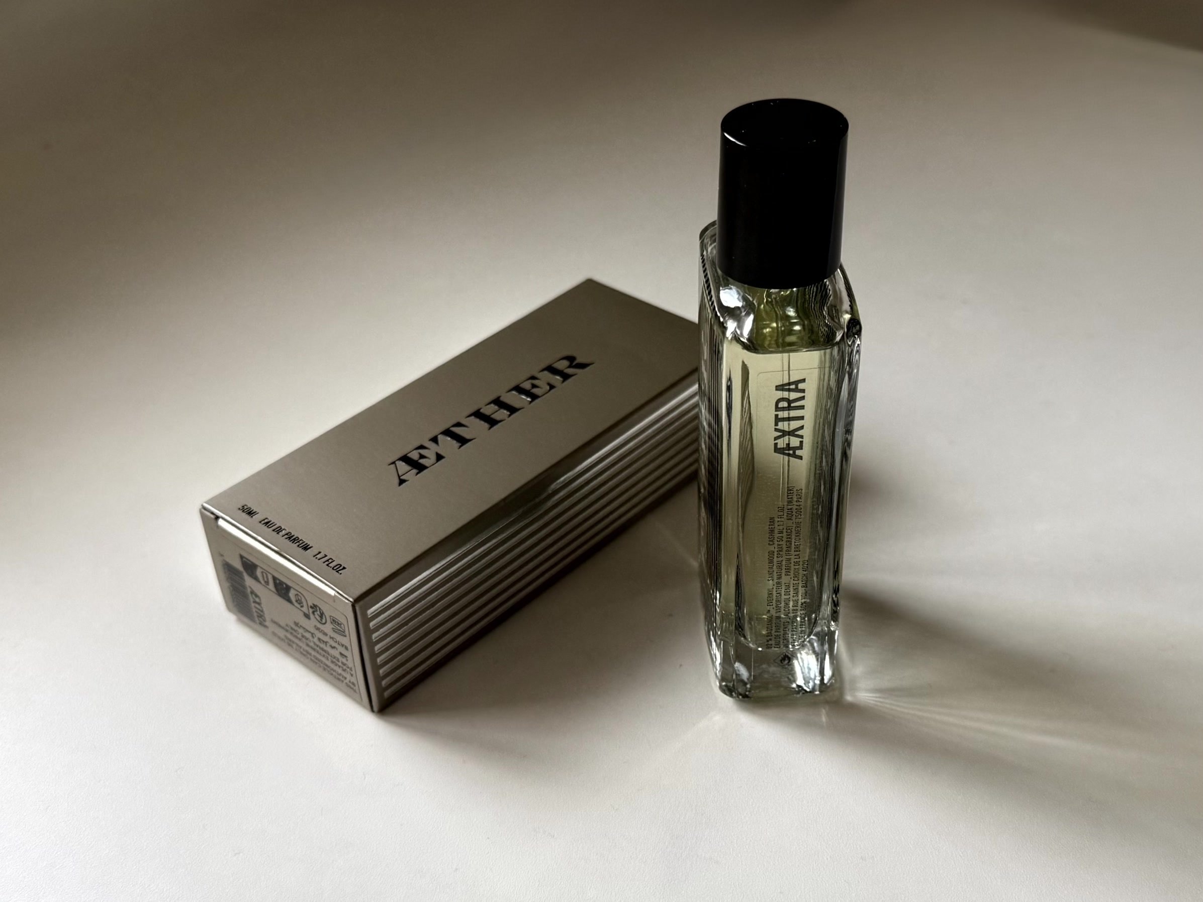 Aether | ÆXTRA。カシュメランの微細なノイズが常に瞬き続ける｜kaz-san