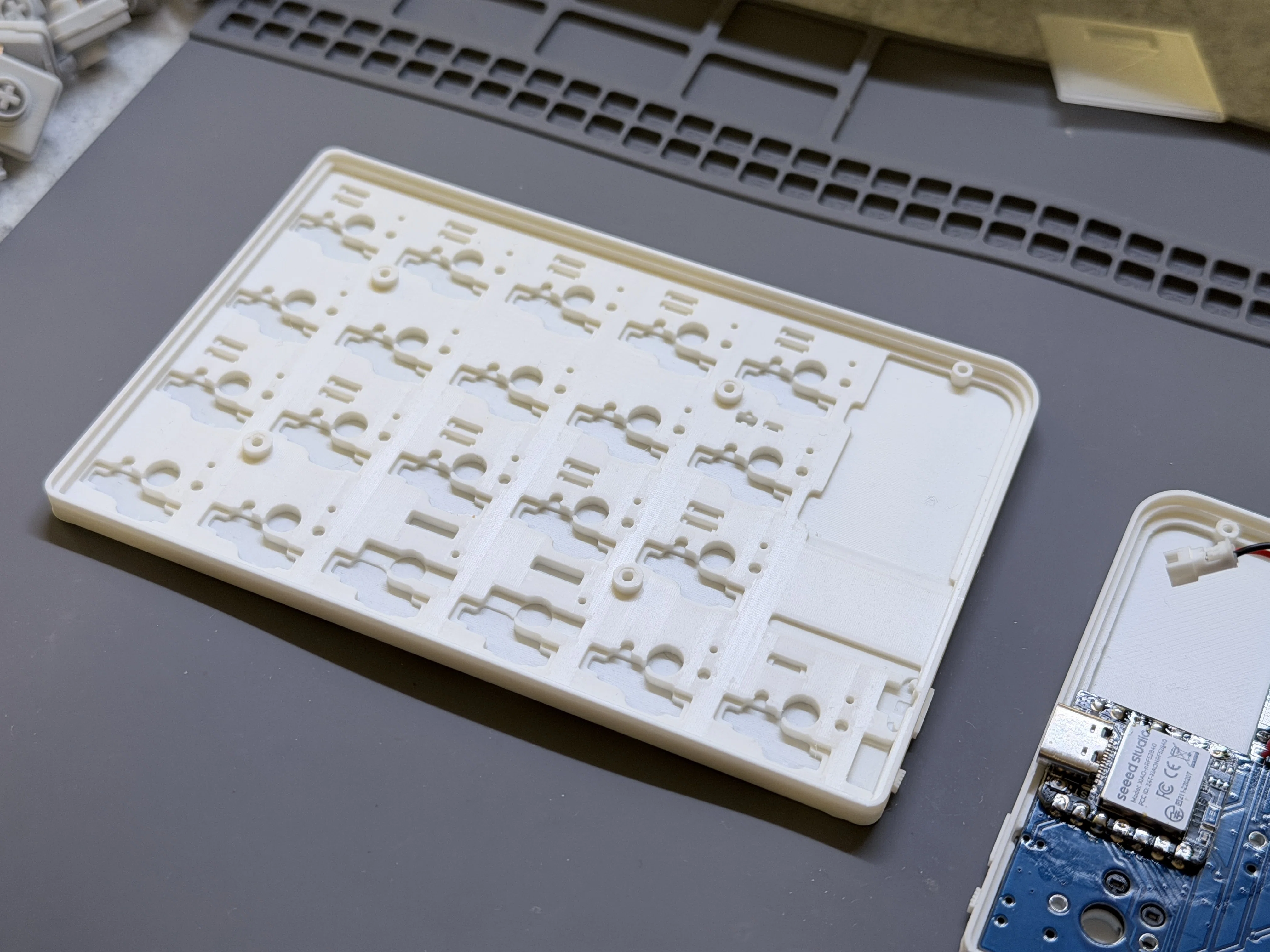 分割無線キーボード LiNEA40長期レビュー | 40キーと1uトラボに惚れた