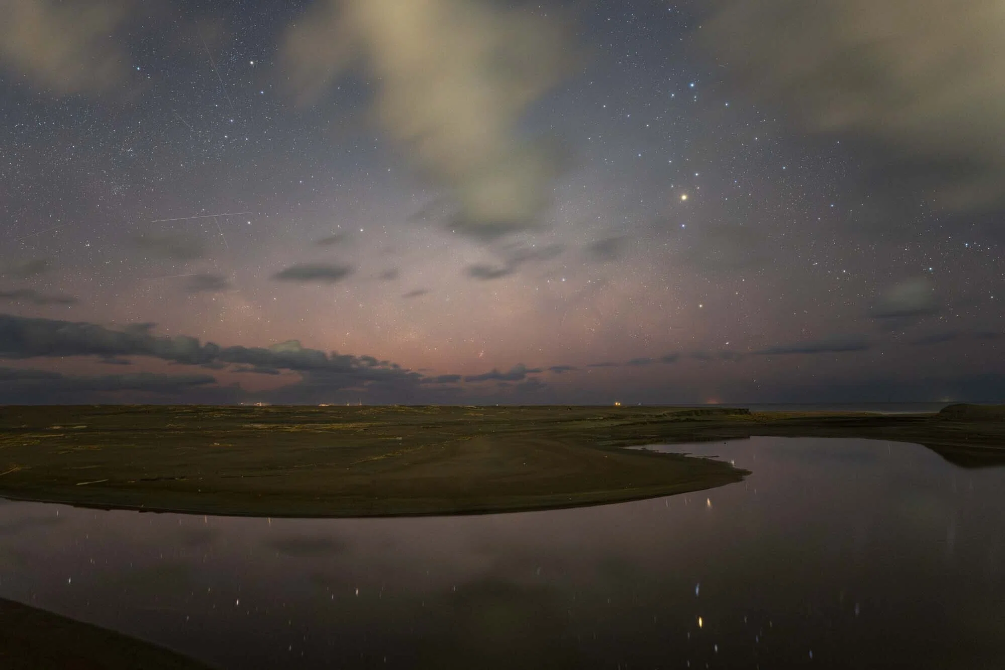 夜明け前の海へ。今年最初の天の川に会いに行く｜星空写真家 × 会社