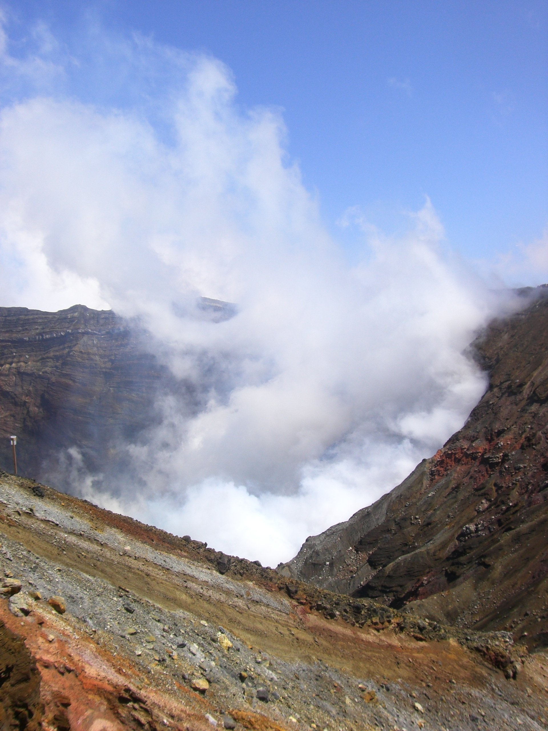 帆船と九州を巡るひとり旅⑧】阿蘇山の噴火口と、美味すぎたご当地